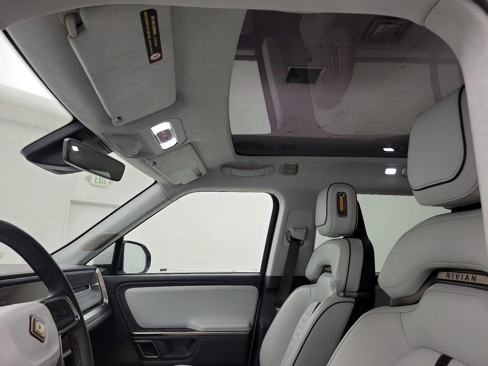 2024 Rivian R1S Adventure - Photo 20