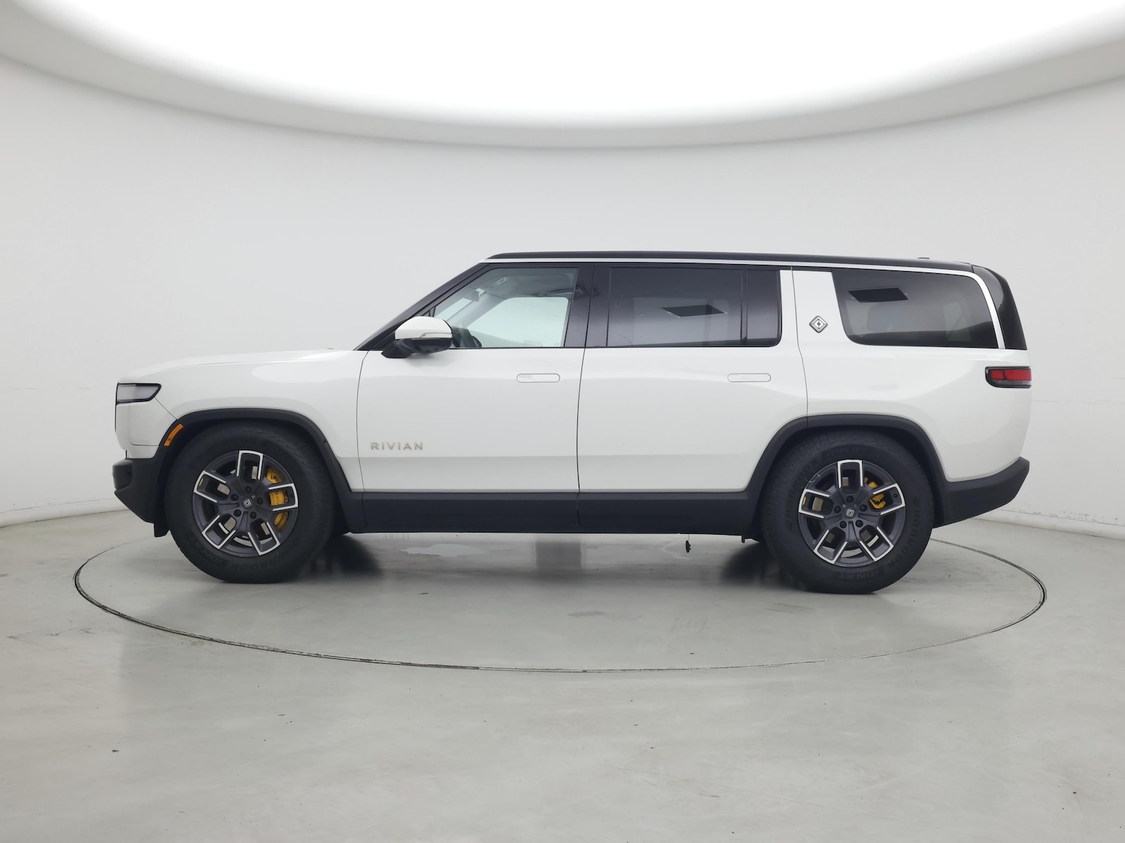 2024 Rivian R1S Adventure - Photo 4