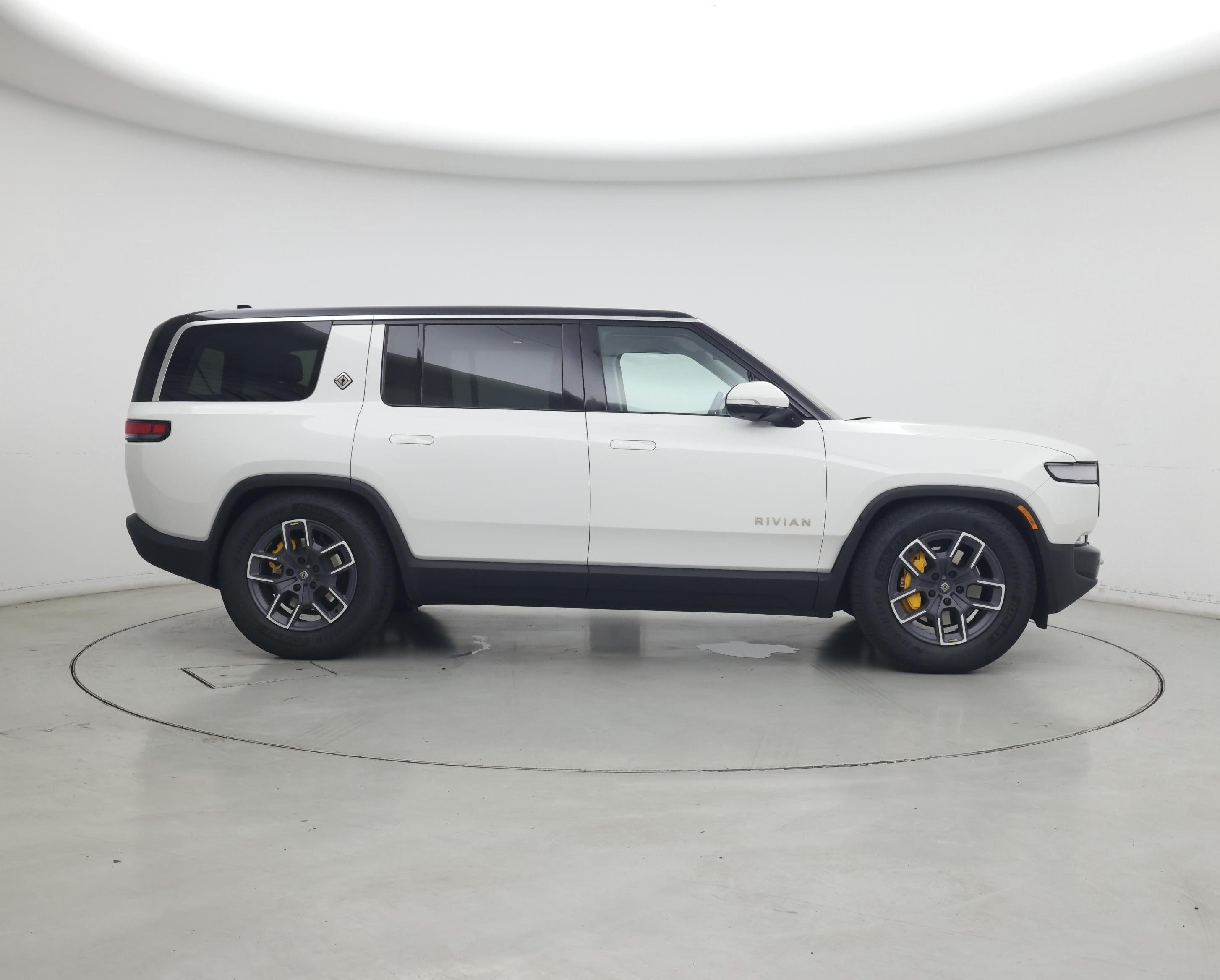 Thumbnail: 2024 Rivian R1S - 7