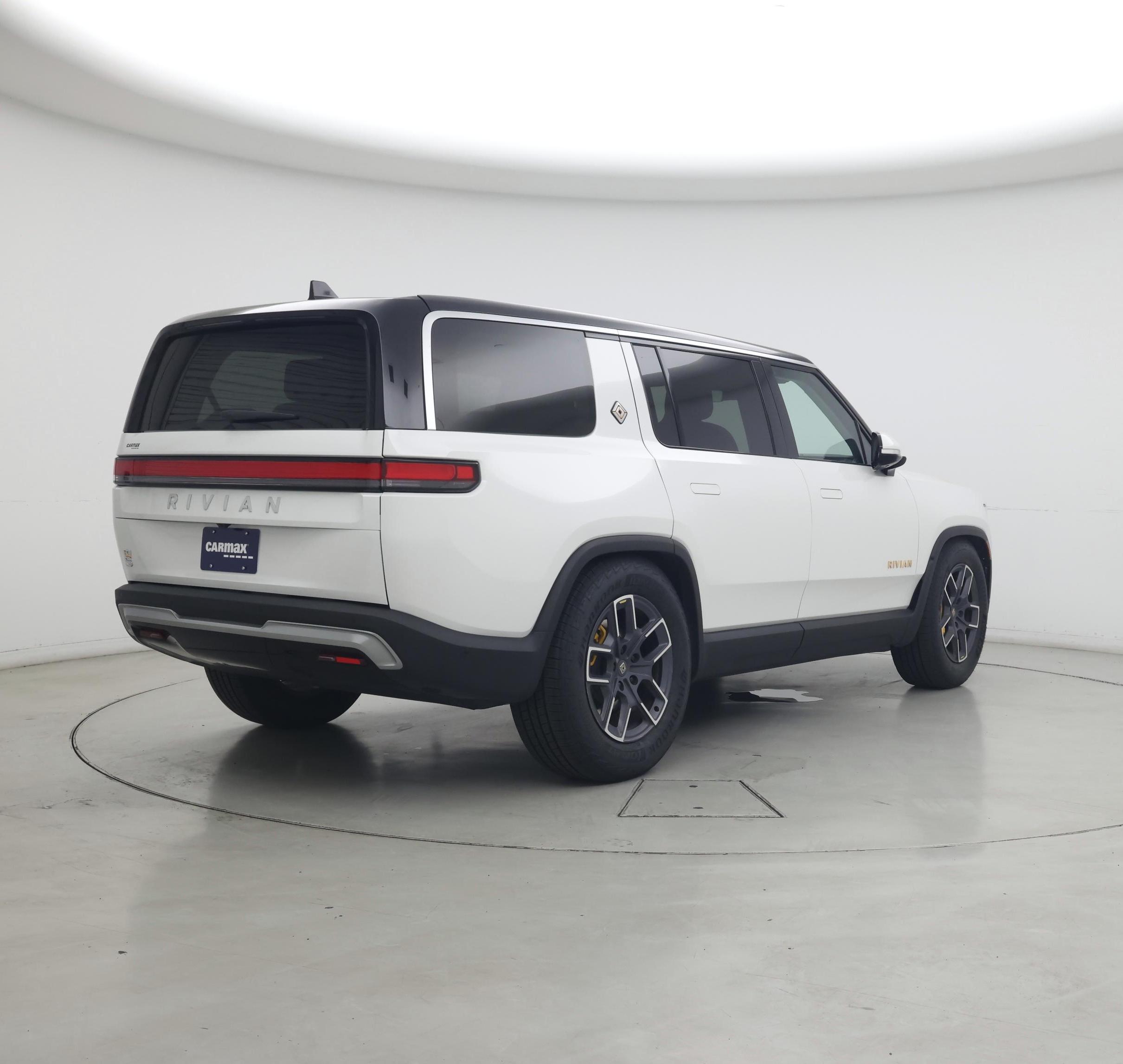 Thumbnail: 2024 Rivian R1S - 8