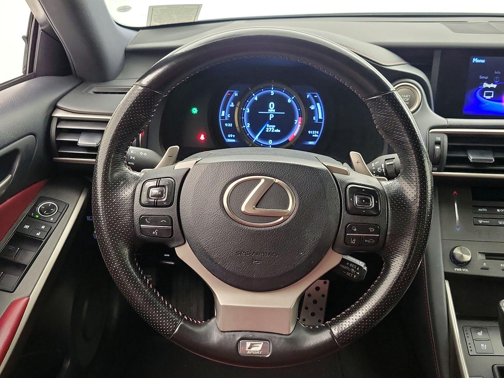 Thumbnail: 2020 Lexus IS - 10