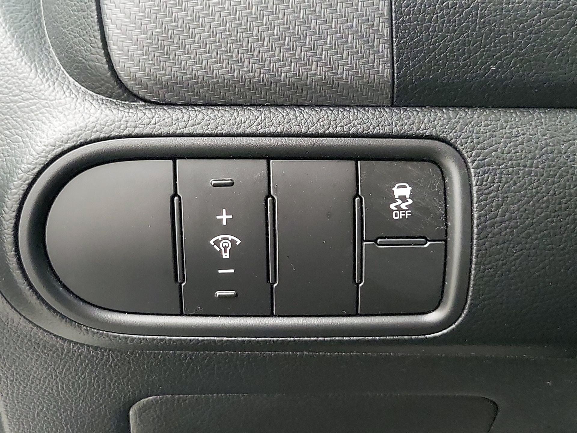 Thumbnail: 2018 Kia Forte - 13