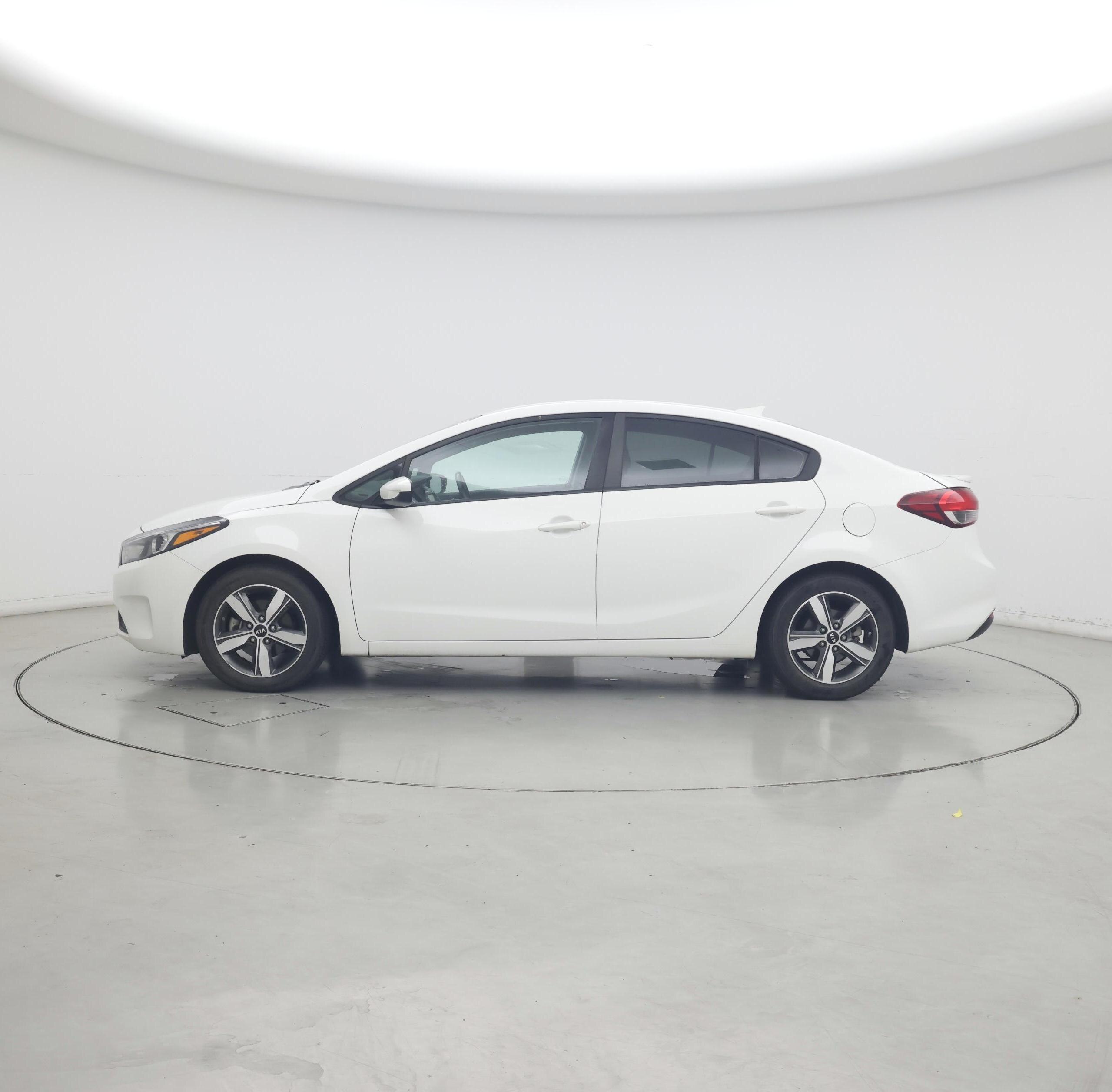 Thumbnail: 2018 Kia Forte - 3
