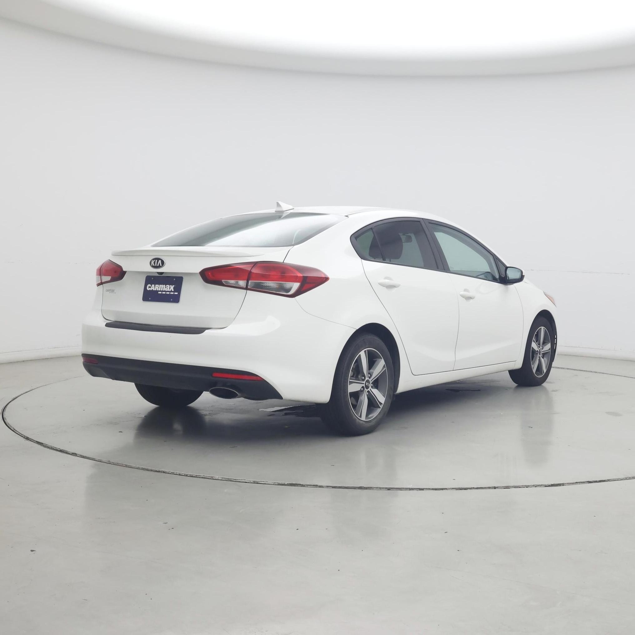 Thumbnail: 2018 Kia Forte - 8