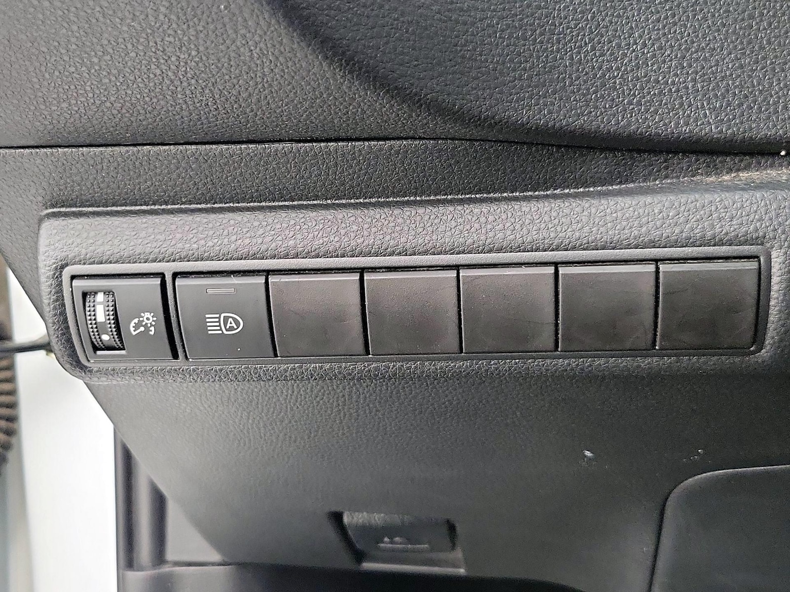 2021 Toyota Corolla XLE - Photo 14