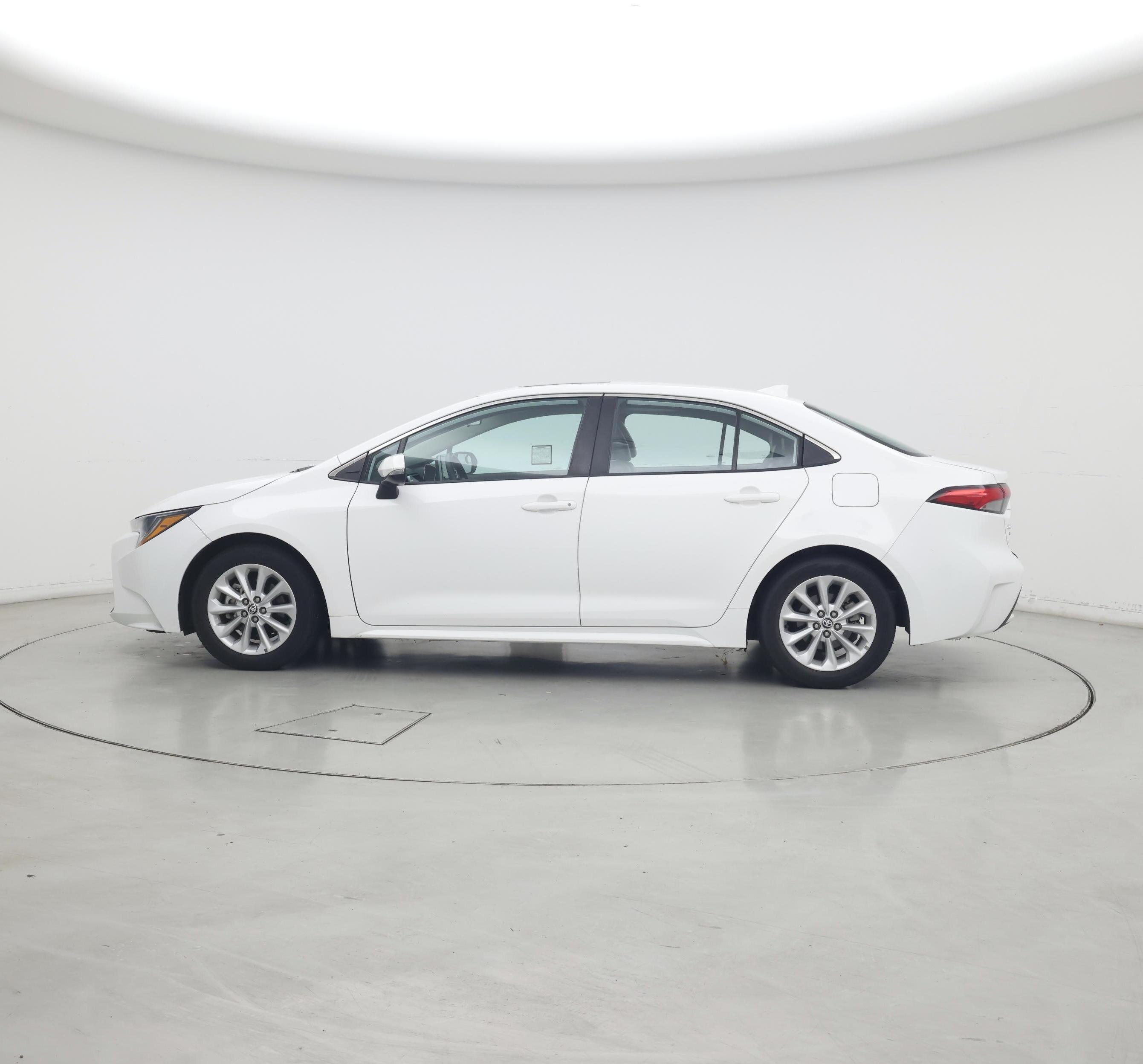 Thumbnail: 2021 Toyota Corolla - 3
