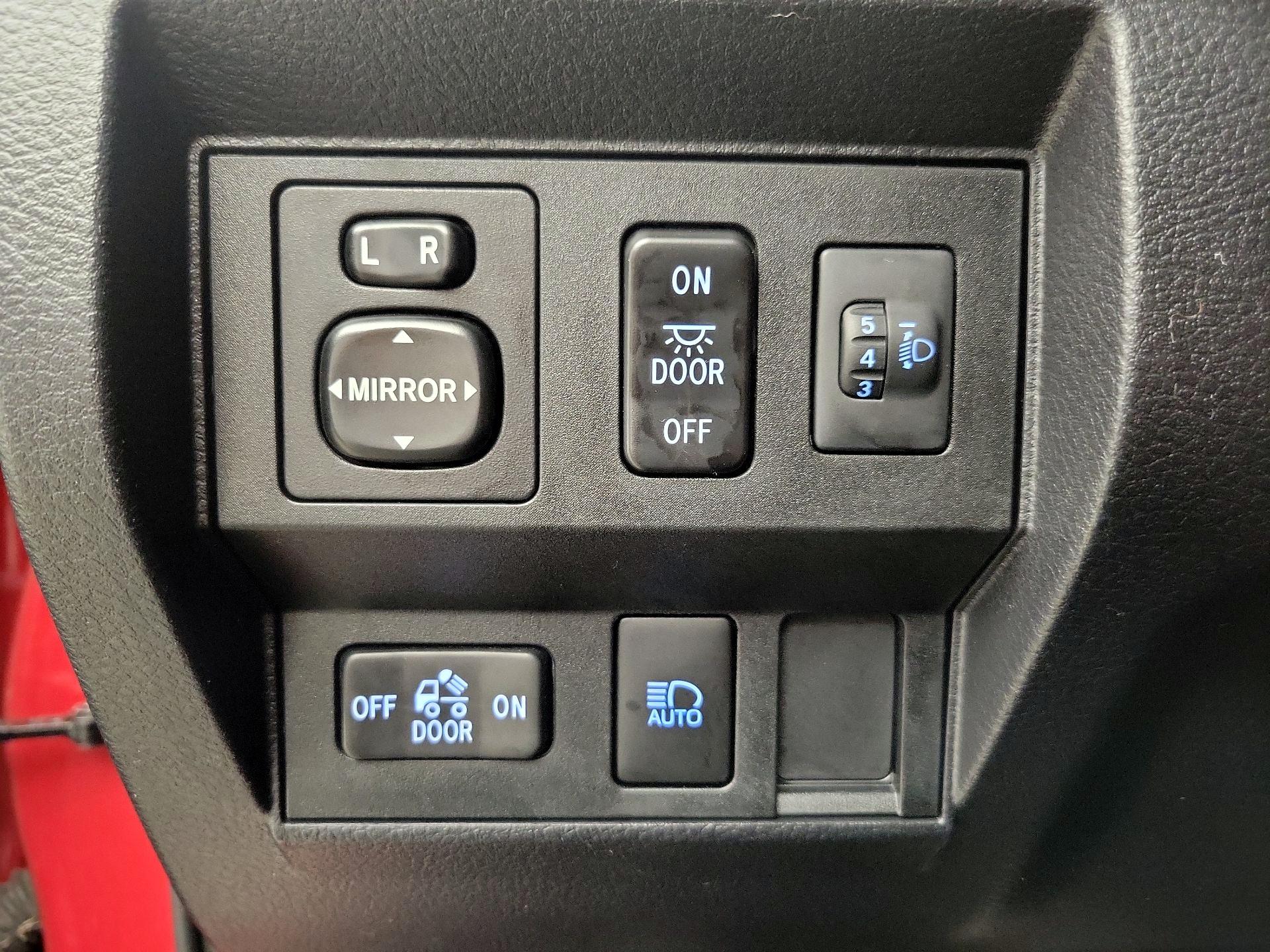 Thumbnail: 2020 Toyota Tundra - 13