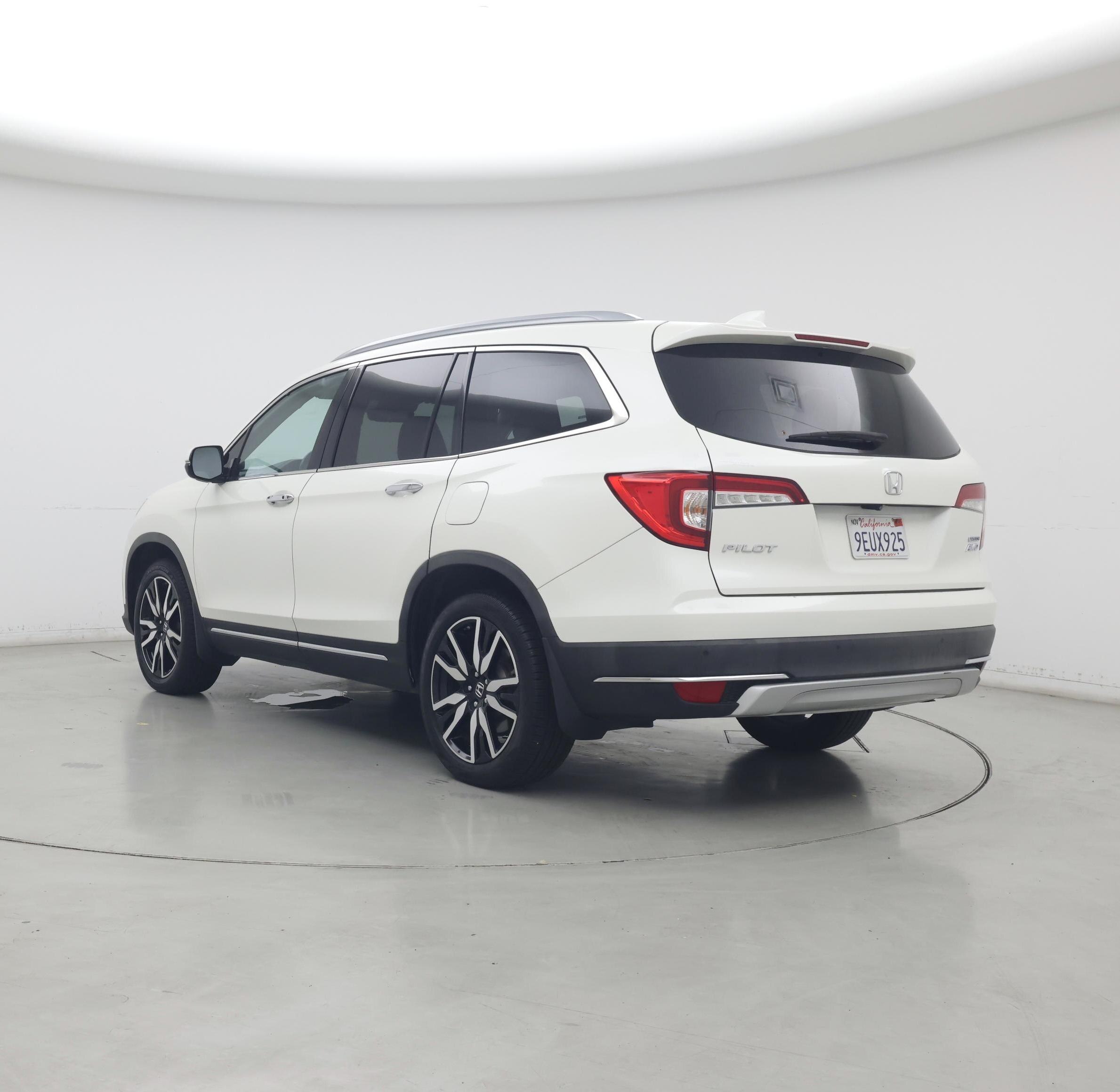 Thumbnail: 2019 Honda Pilot - 2