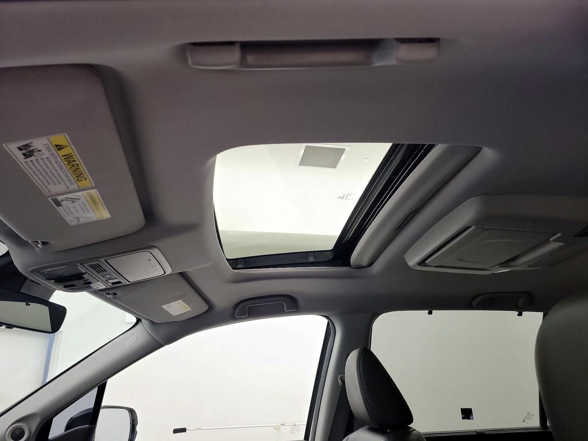 Thumbnail: 2019 Honda Pilot - 19