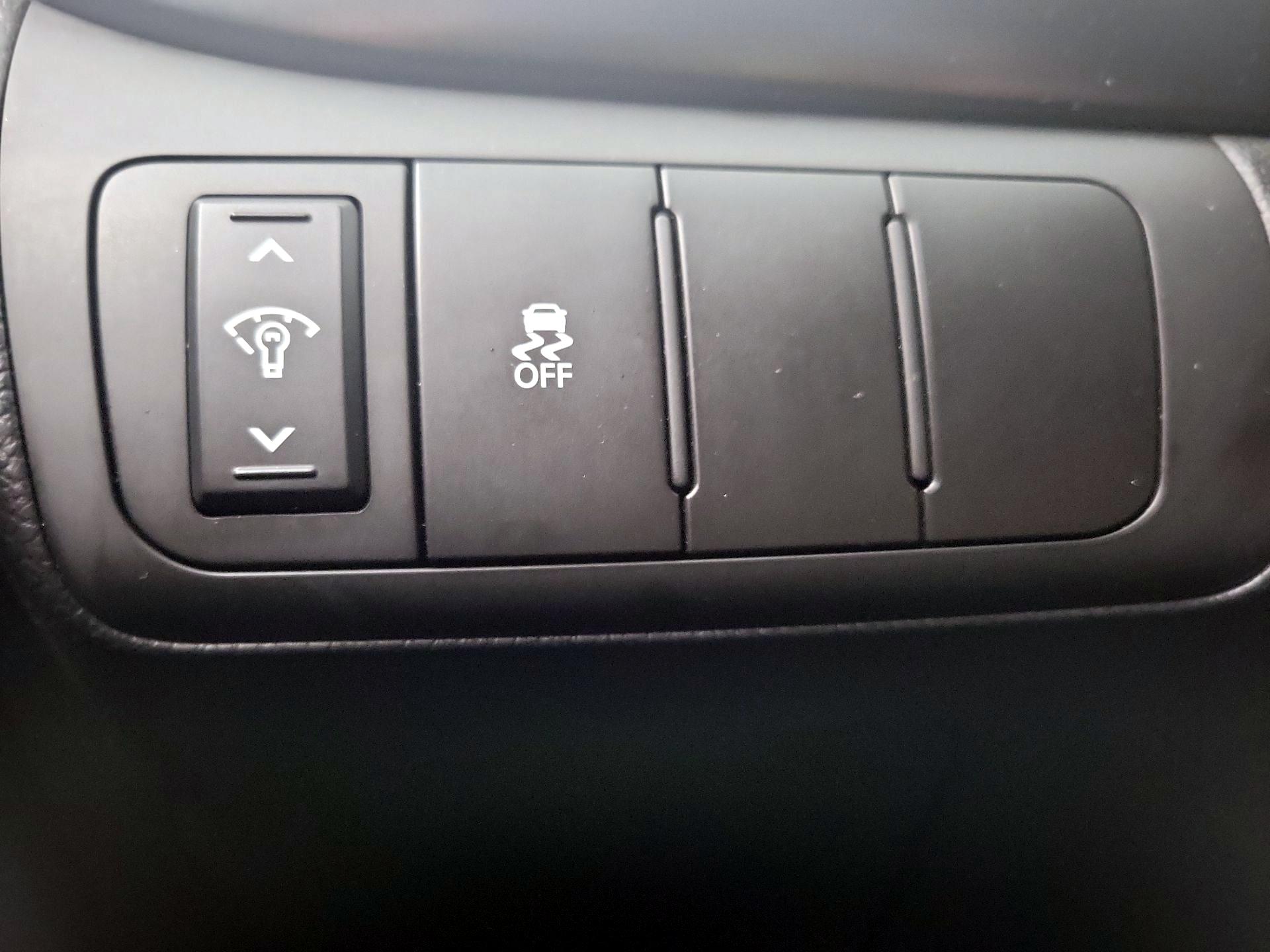 Thumbnail: 2016 Kia Optima - 13
