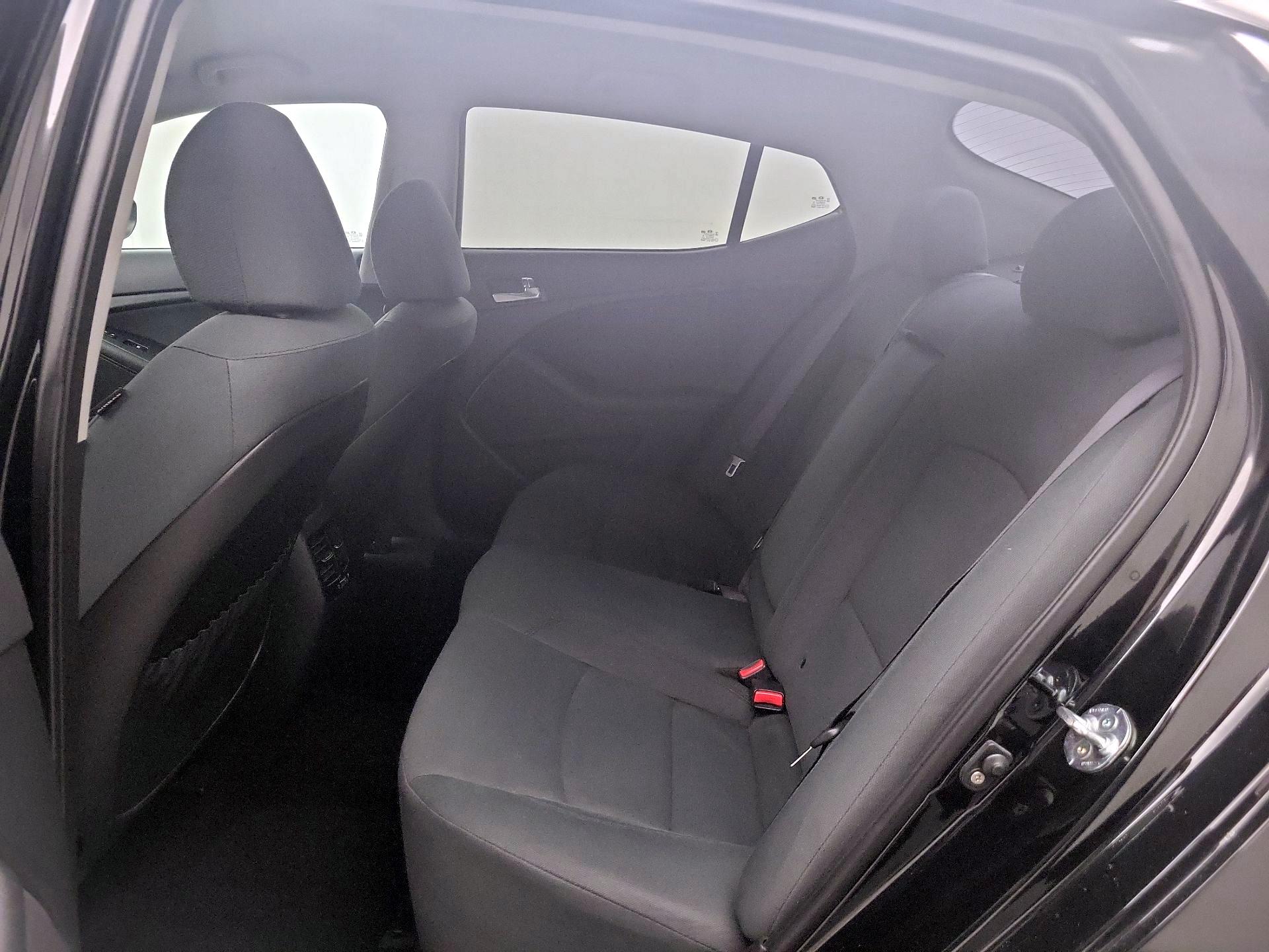 Thumbnail: 2016 Kia Optima - 18