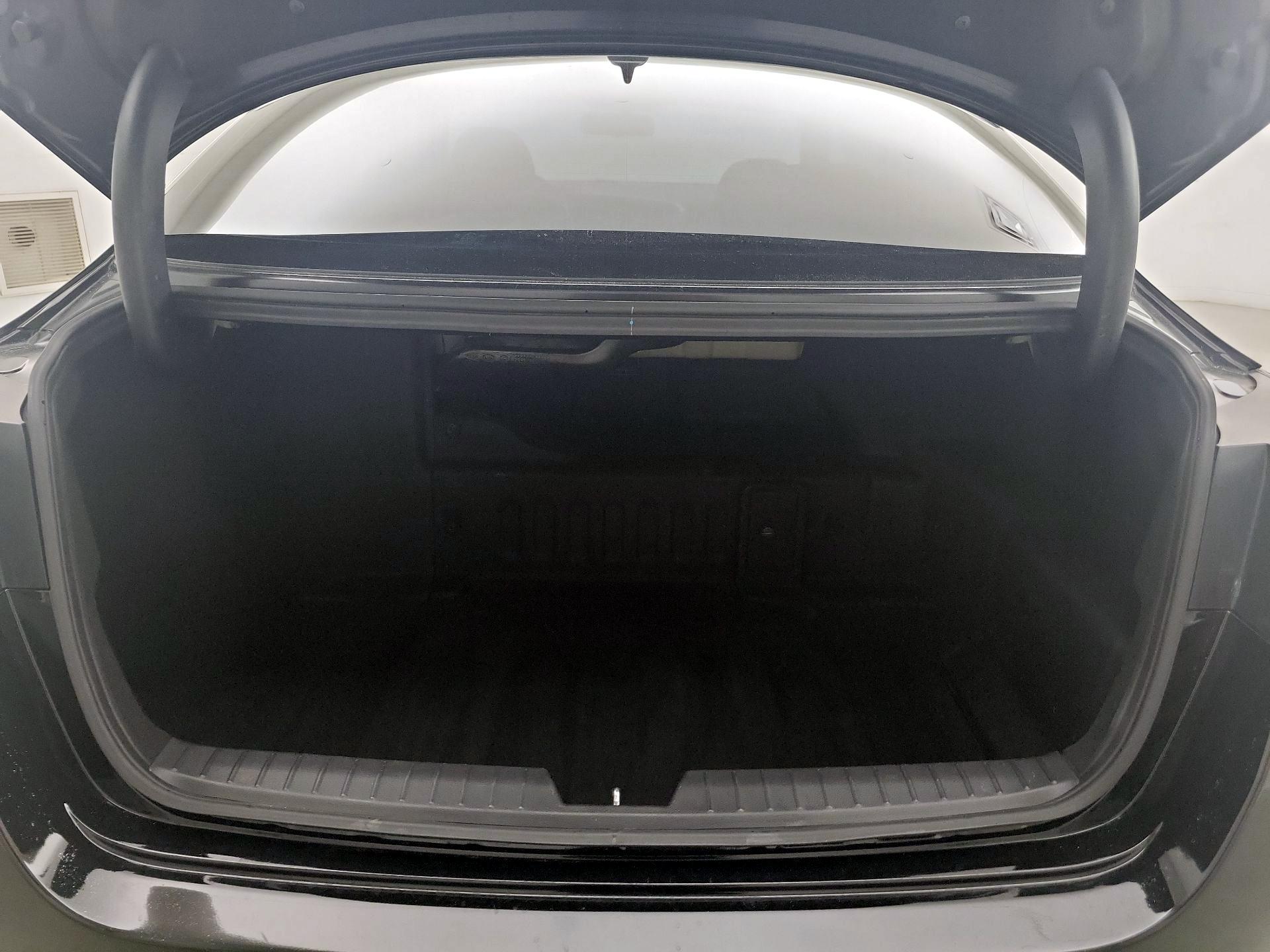 Thumbnail: 2016 Kia Optima - 19