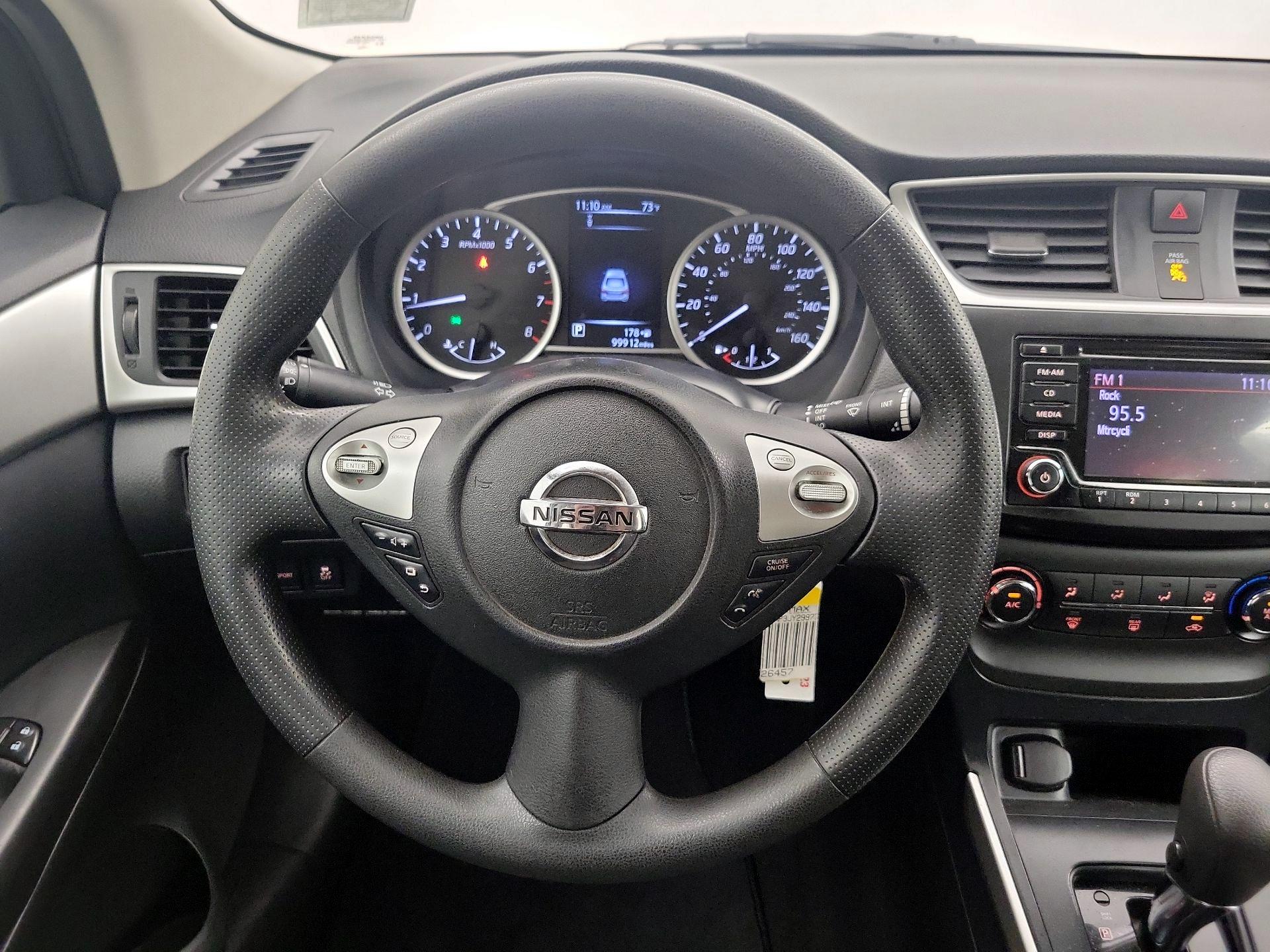 Thumbnail: 2018 Nissan Sentra - 10