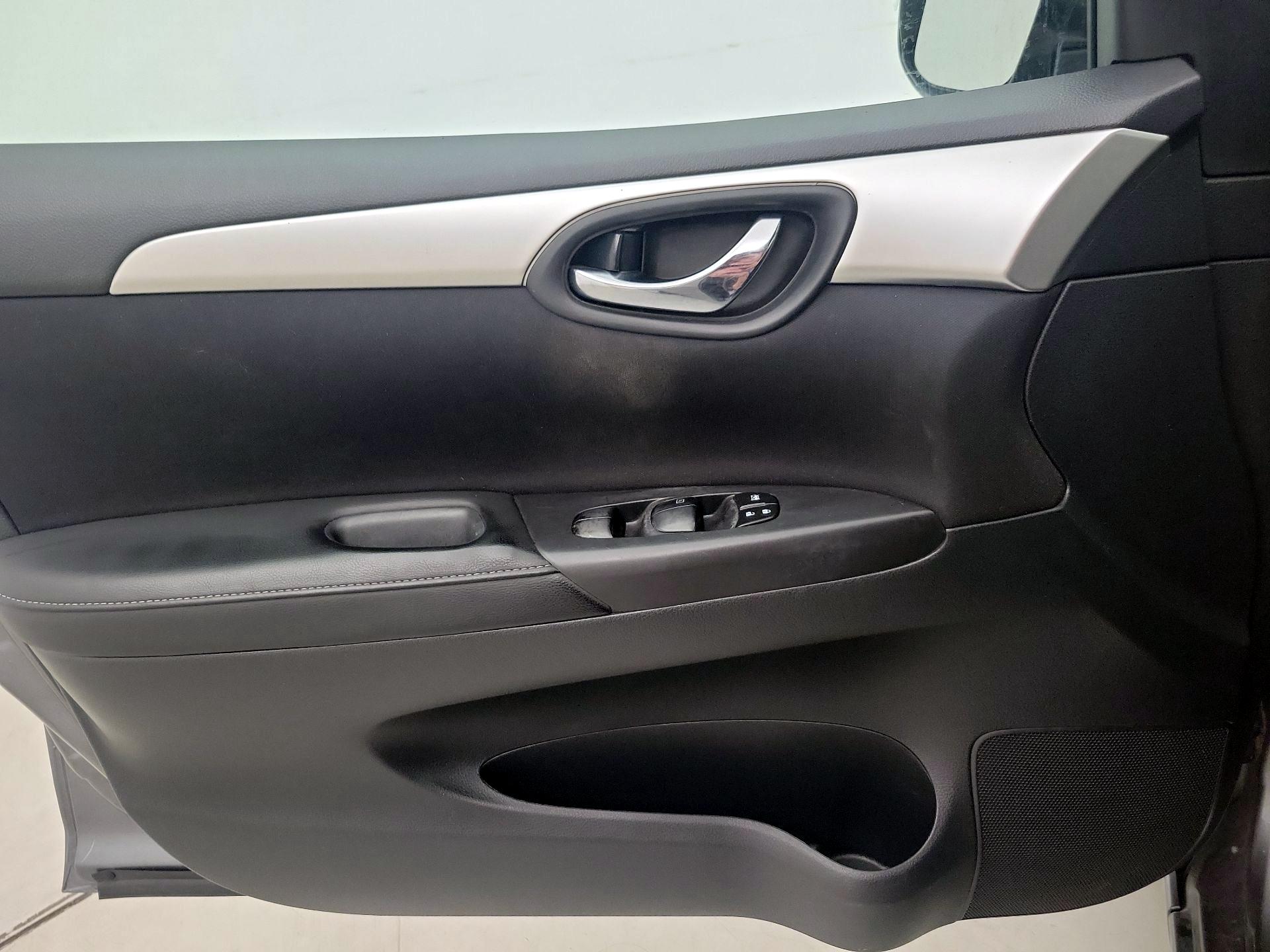 Thumbnail: 2018 Nissan Sentra - 12