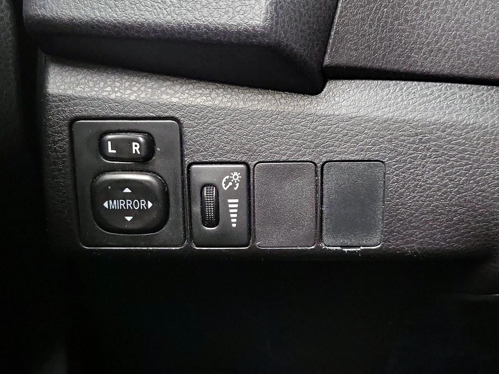 Thumbnail: 2016 Toyota Corolla - 13