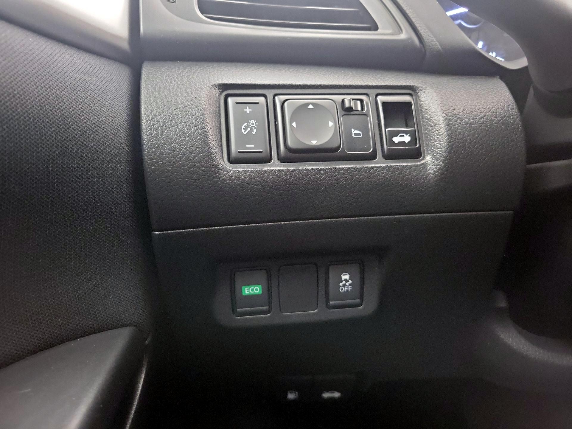 Thumbnail: 2019 Nissan Sentra - 13