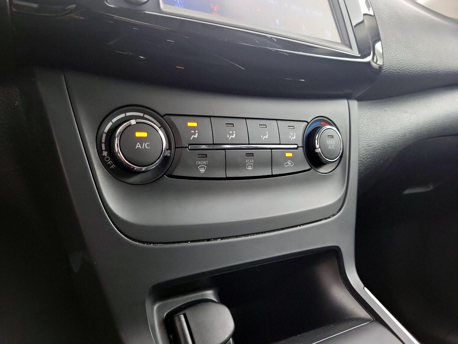 Thumbnail: 2019 Nissan Sentra - 16
