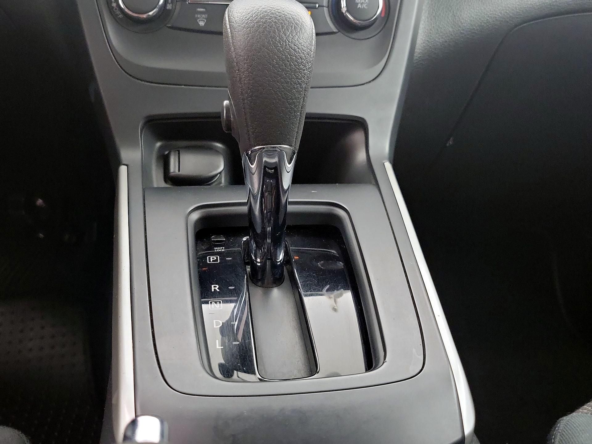 Thumbnail: 2019 Nissan Sentra - 17