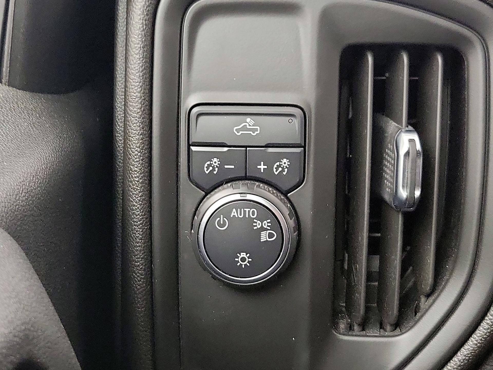 Thumbnail: 2021 Chevrolet Silverado 1500 - 13