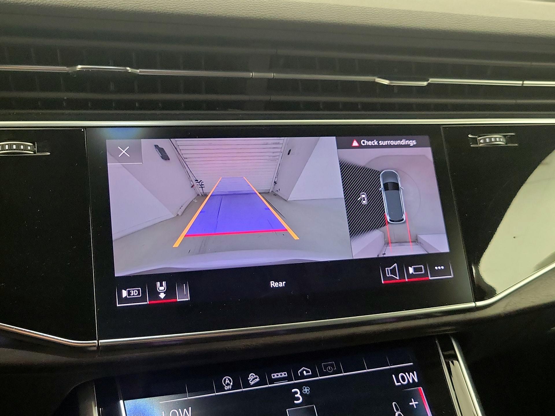 Thumbnail: 2021 Audi Q7 - 15