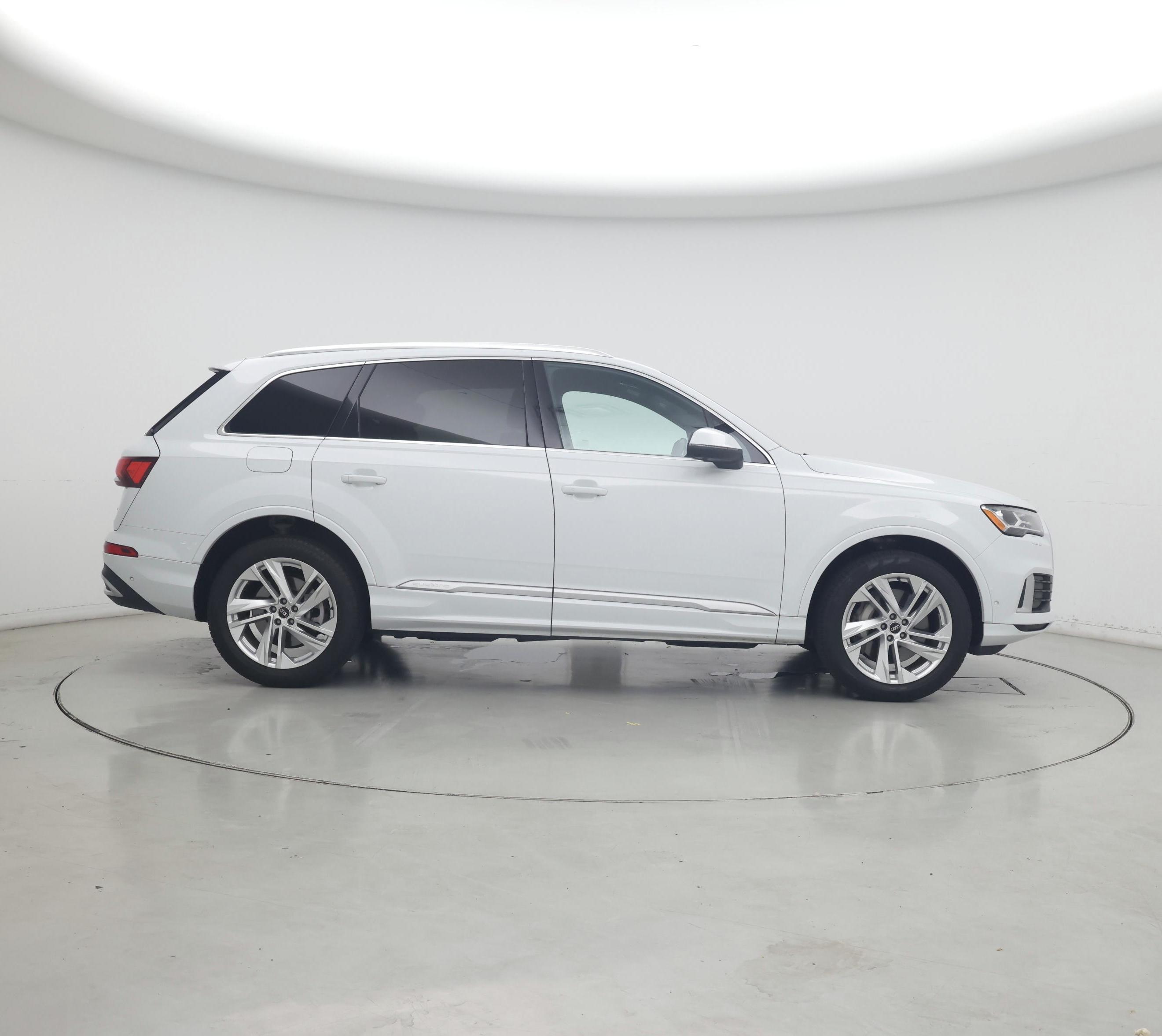 Thumbnail: 2021 Audi Q7 - 7