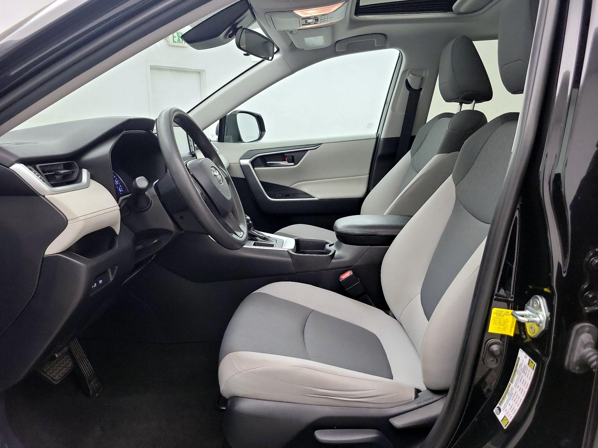 Thumbnail: 2019 Toyota RAV4 - 11