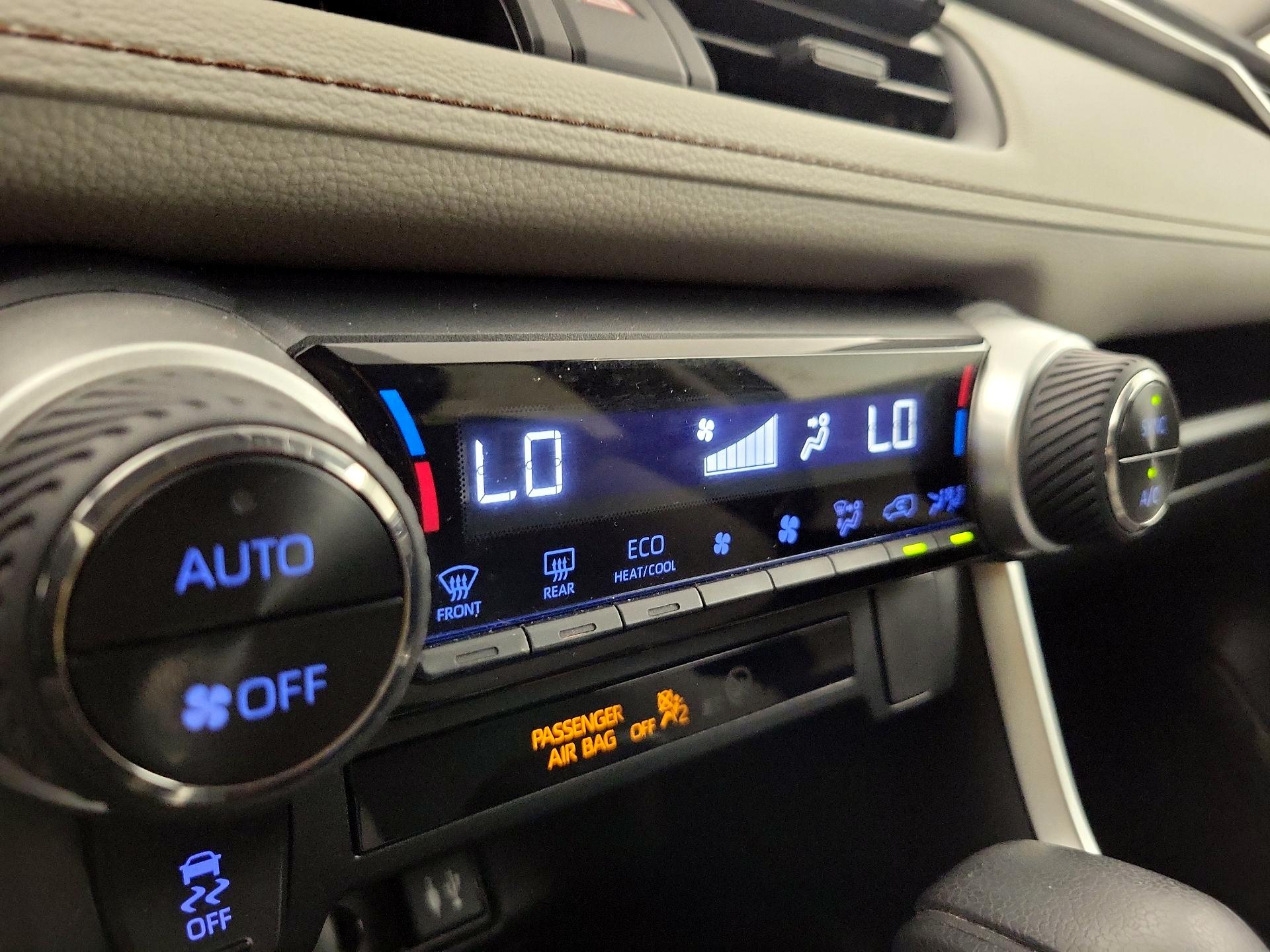 Thumbnail: 2019 Toyota RAV4 - 16