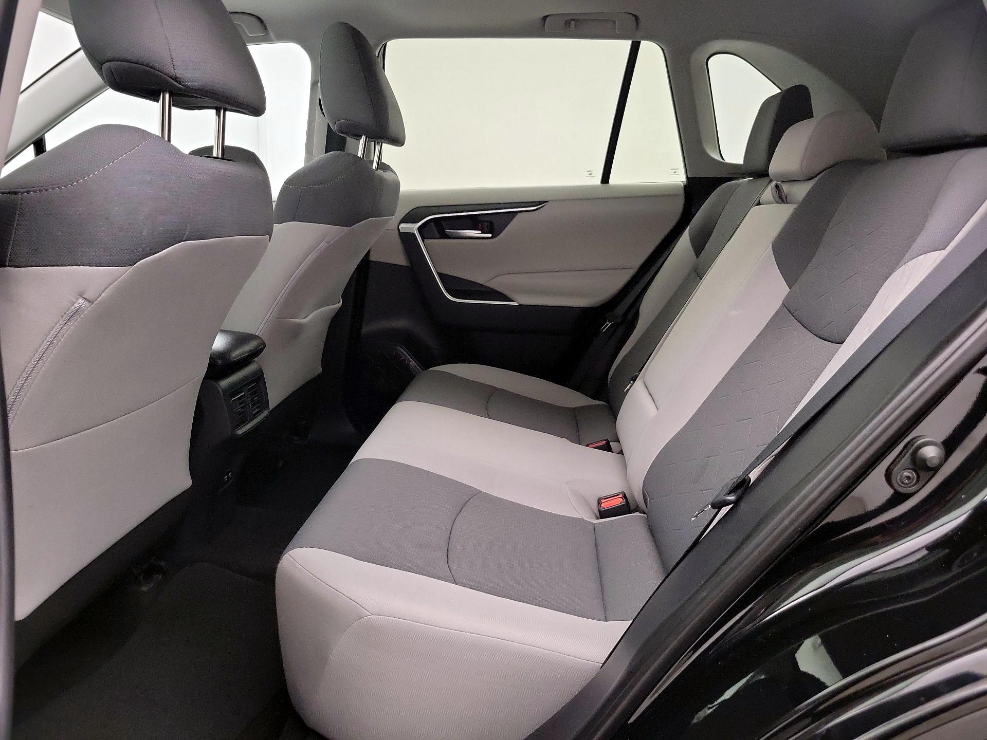 Thumbnail: 2019 Toyota RAV4 - 20