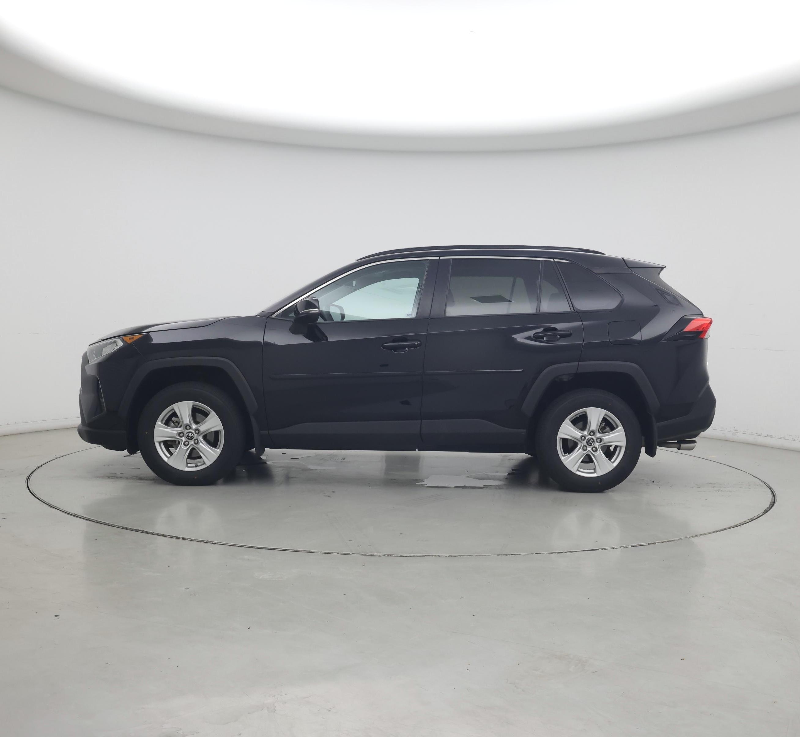 Thumbnail: 2019 Toyota RAV4 - 3