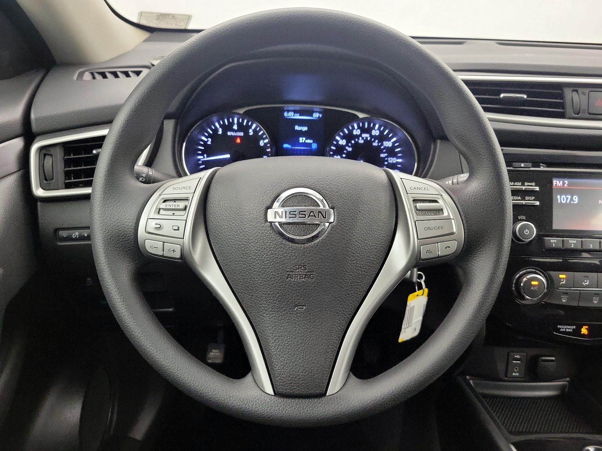 Thumbnail: 2016 Nissan Rogue - 10