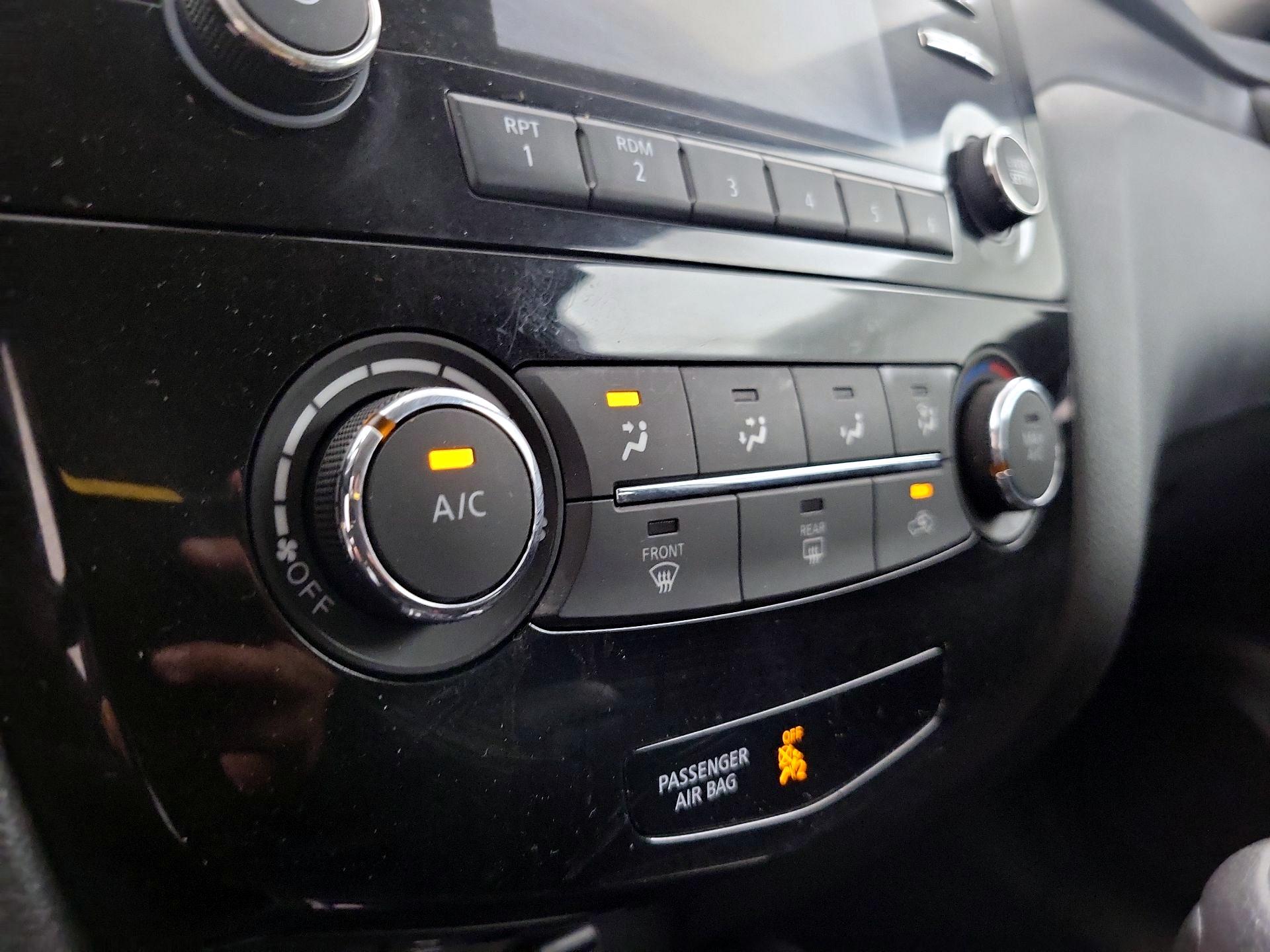 Thumbnail: 2016 Nissan Rogue - 16
