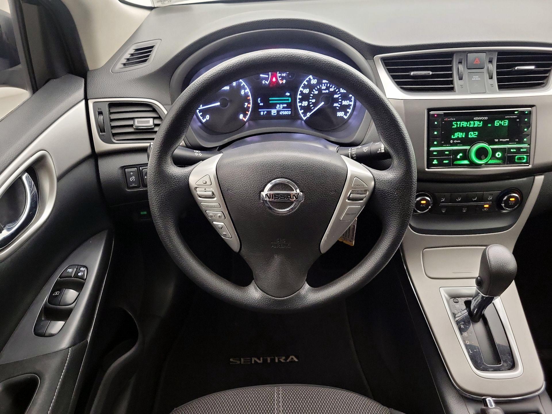 Thumbnail: 2015 Nissan Sentra - 10