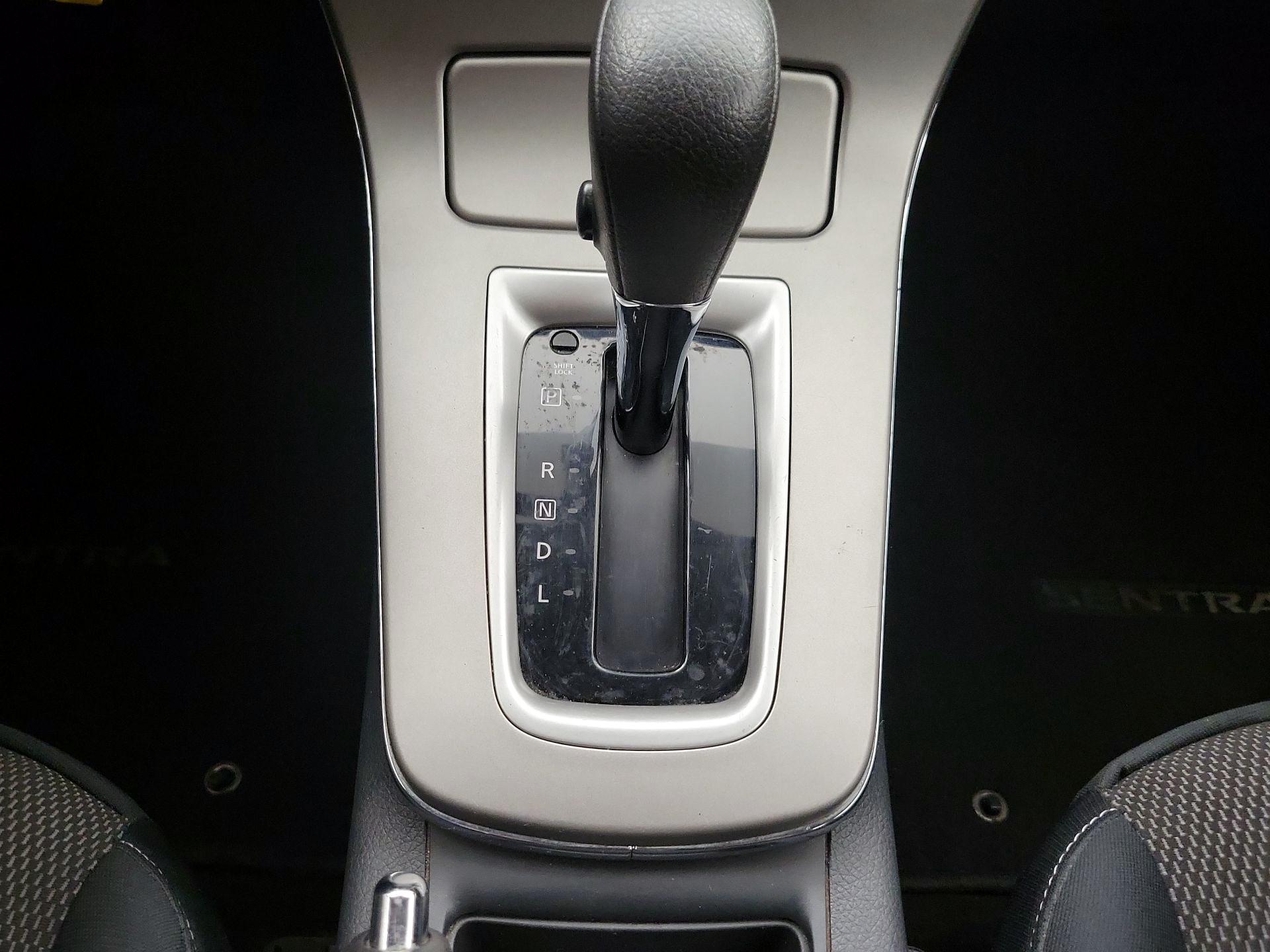 Thumbnail: 2015 Nissan Sentra - 16