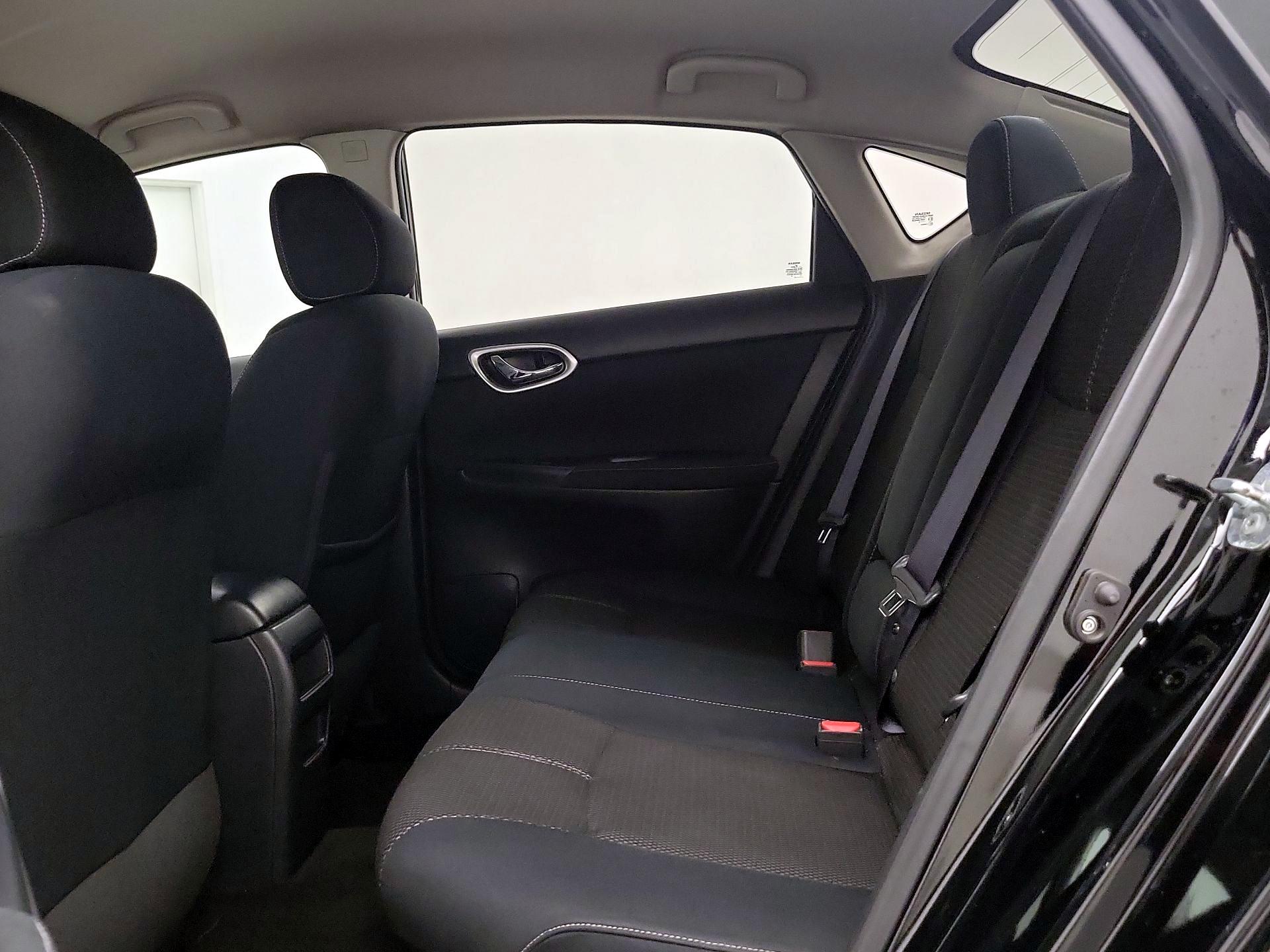 Thumbnail: 2015 Nissan Sentra - 18