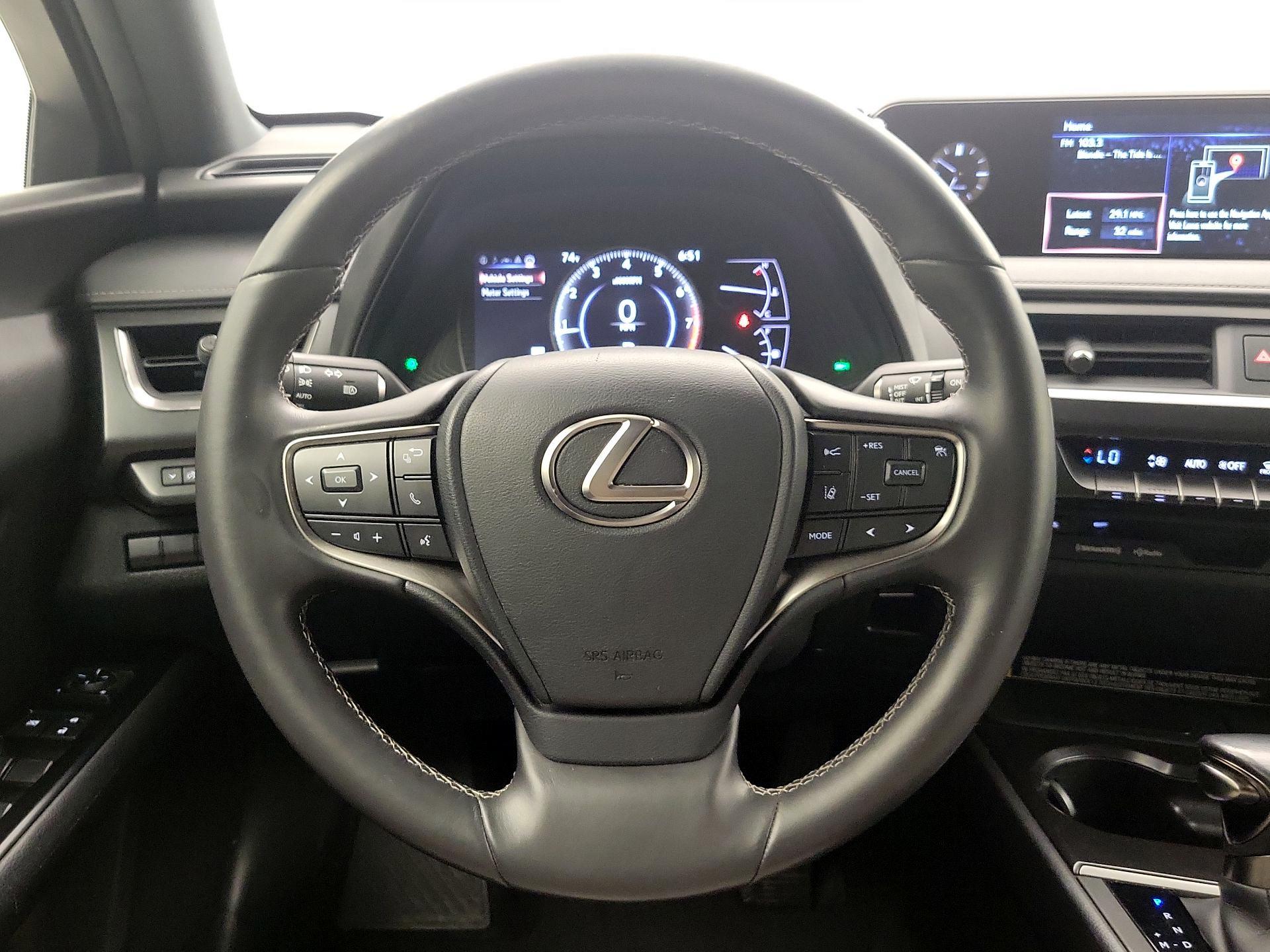 Thumbnail: 2021 Lexus UX - 10