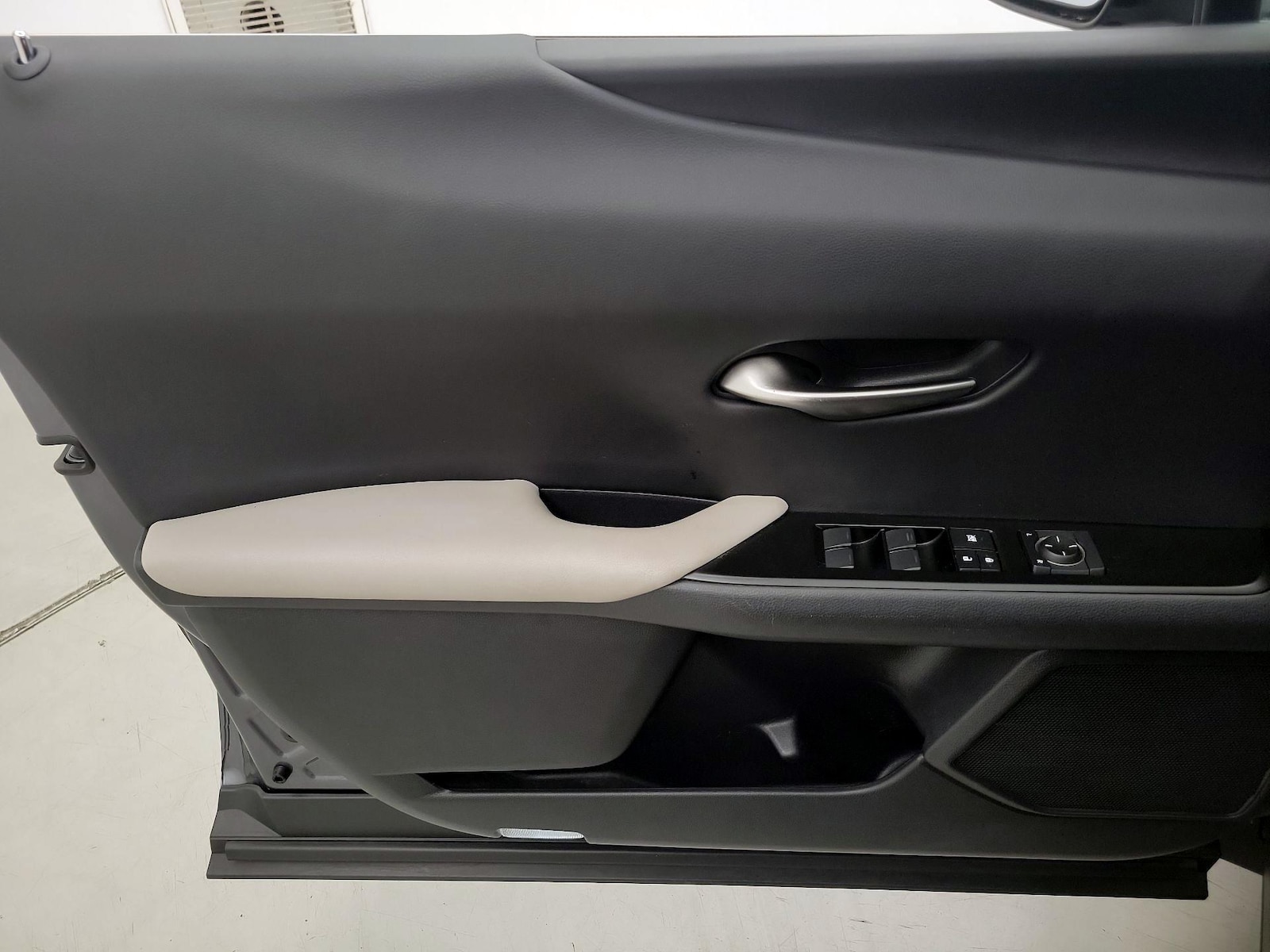2021 Lexus UX 200 - Photo 13