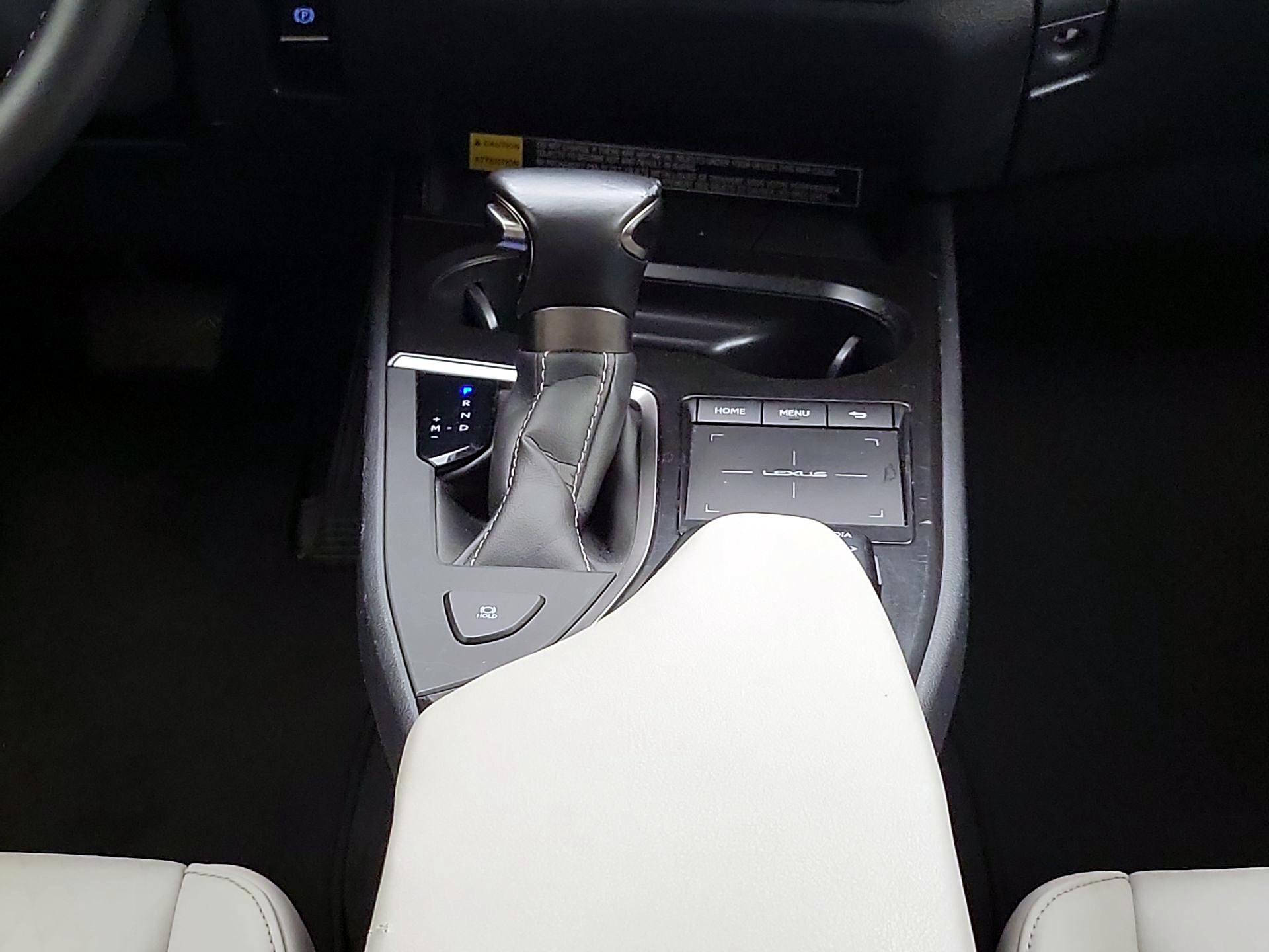 Thumbnail: 2021 Lexus UX - 17