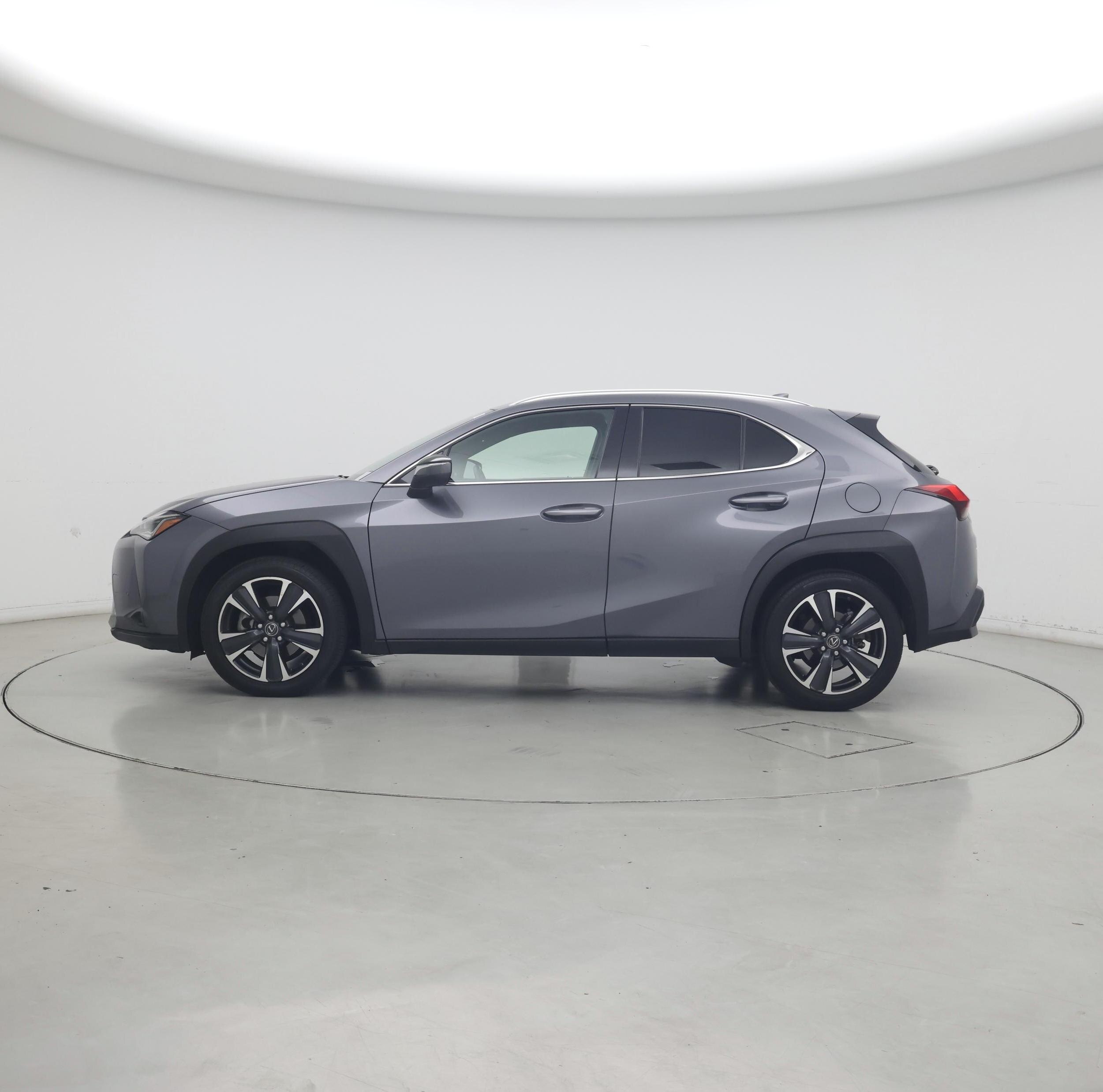 Thumbnail: 2021 Lexus UX - 3