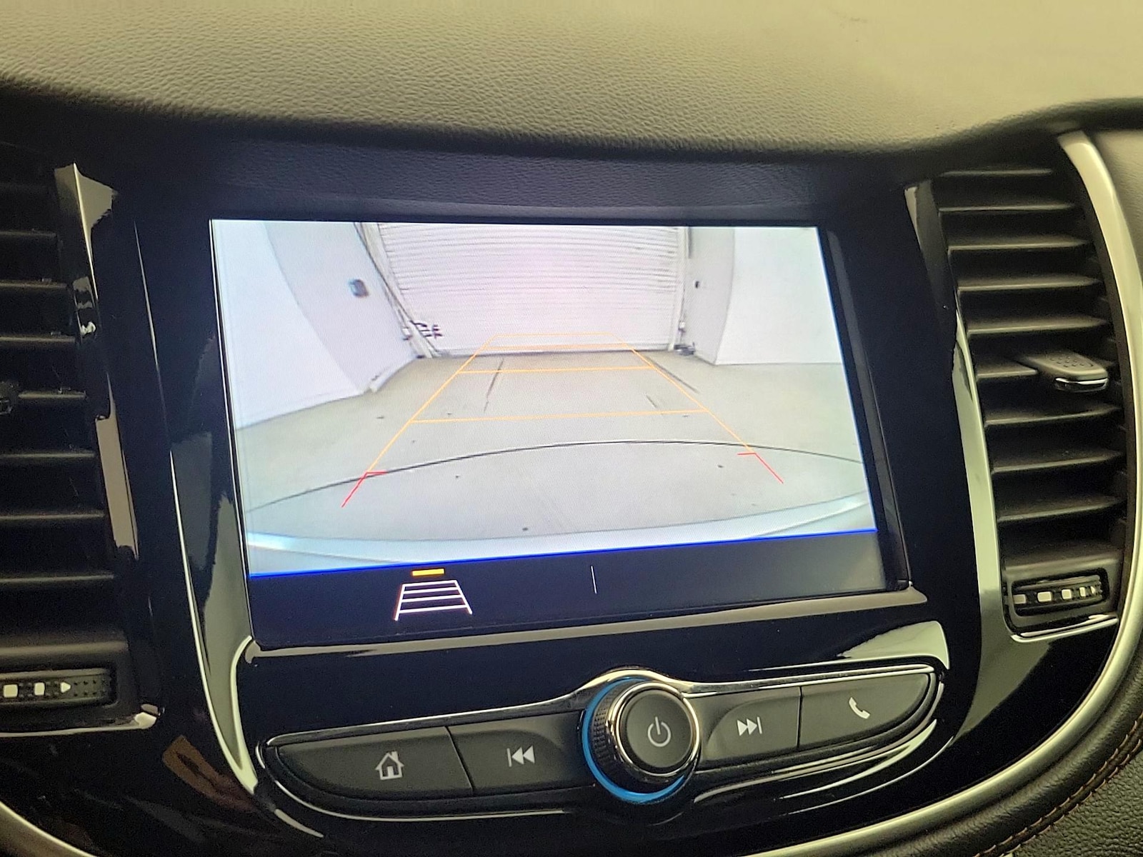 2020 Chevrolet Trax LS - Photo 13