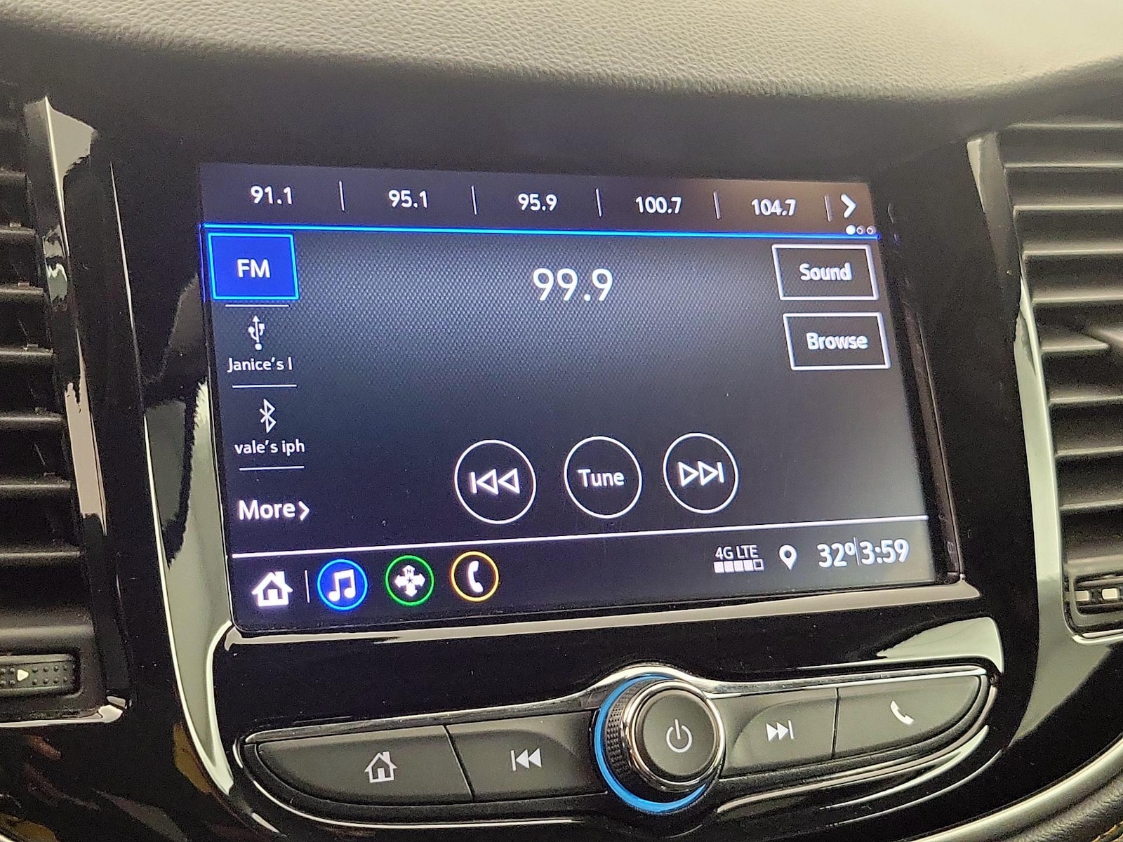 2020 Chevrolet Trax LS - Photo 14