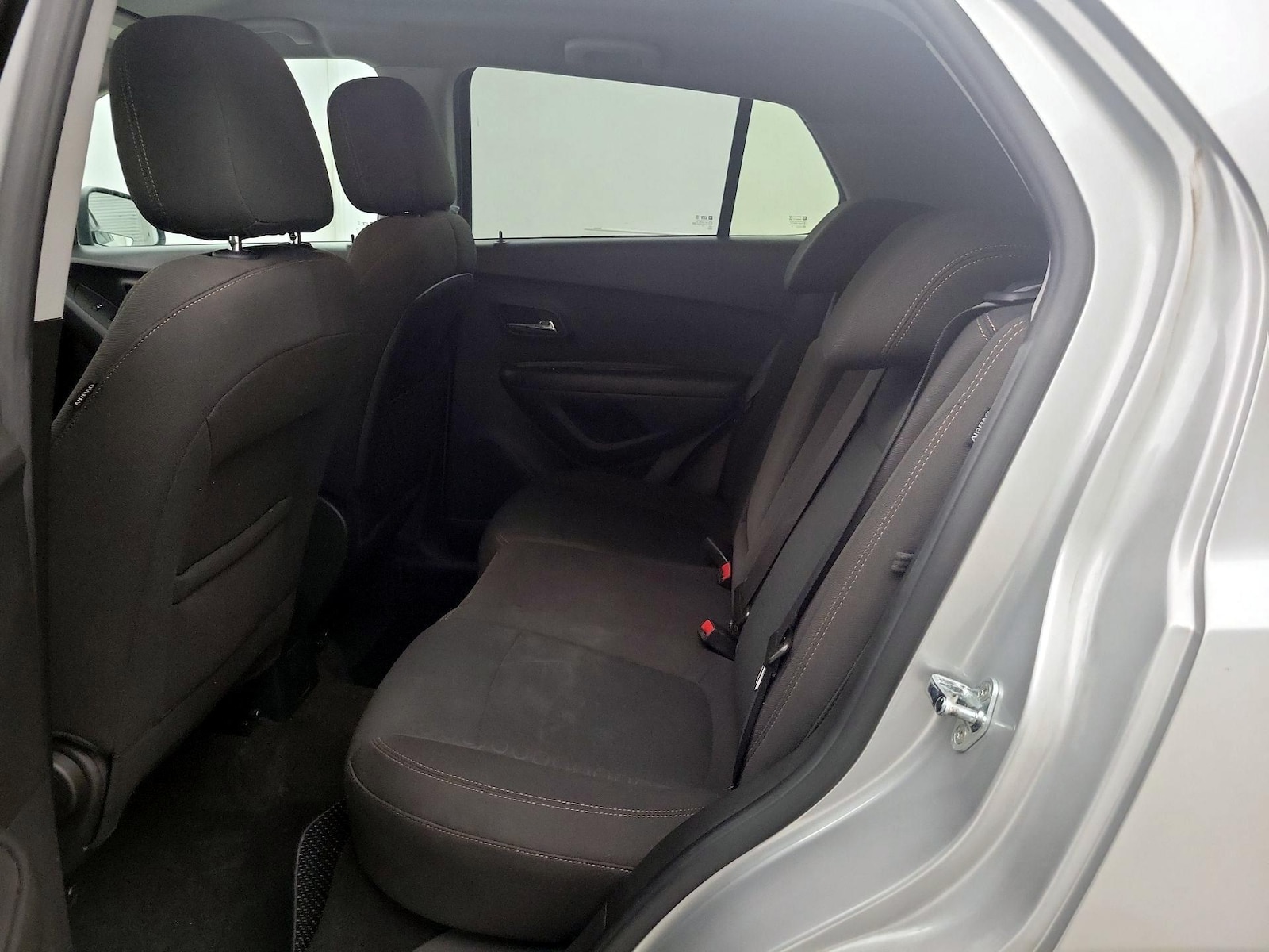 2020 Chevrolet Trax LS - Photo 18