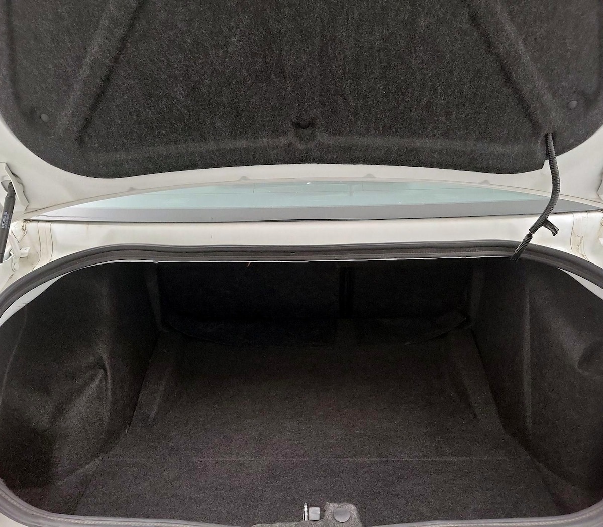 Trunk/Cargo (Seats Up)