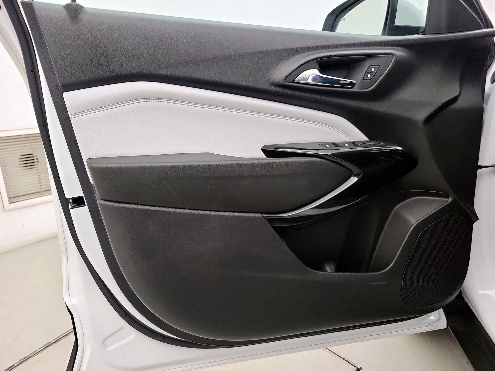 2026 Chevrolet Trax LT - Photo 13