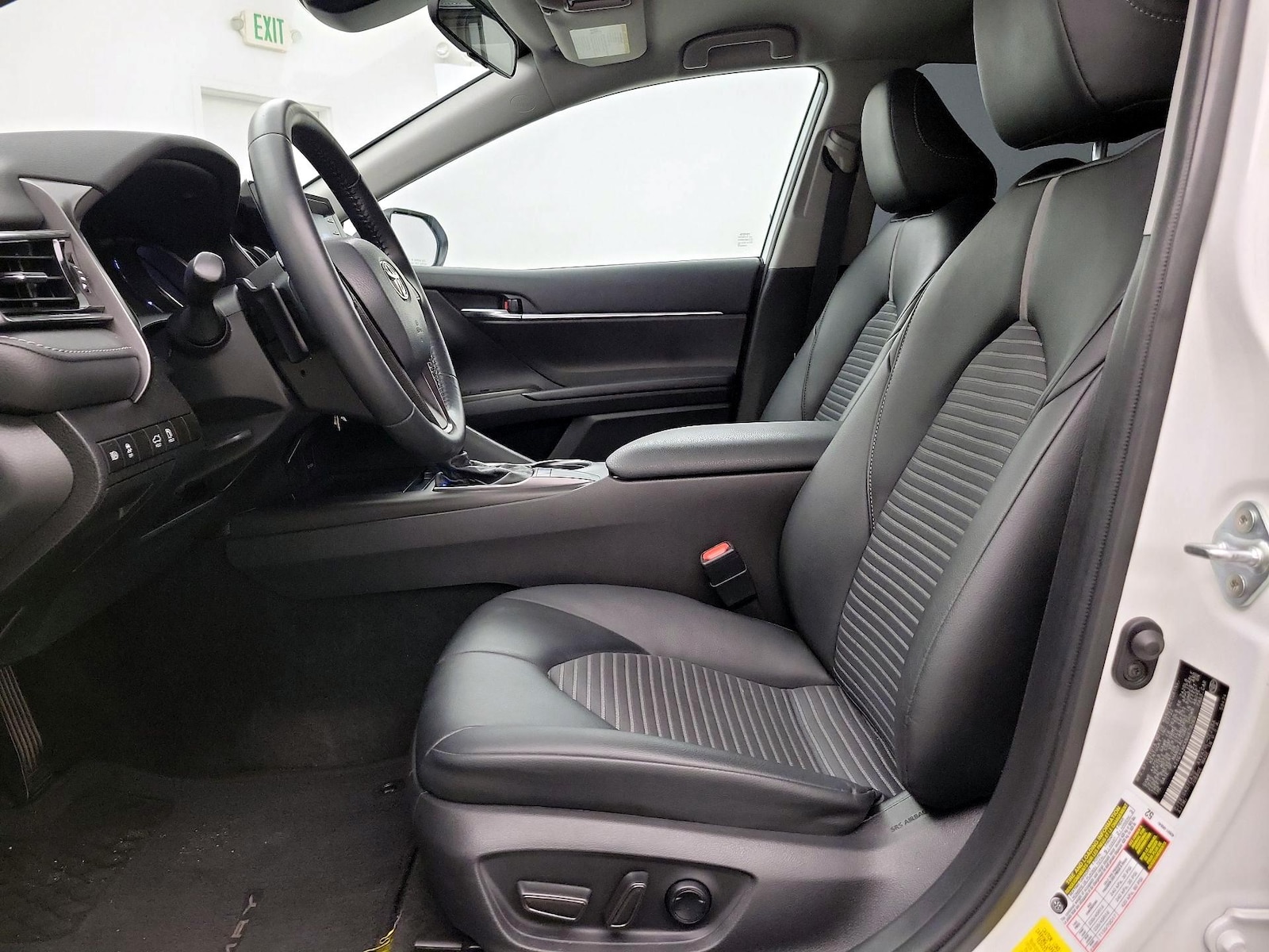 Power Seat(s) & Side Airbags