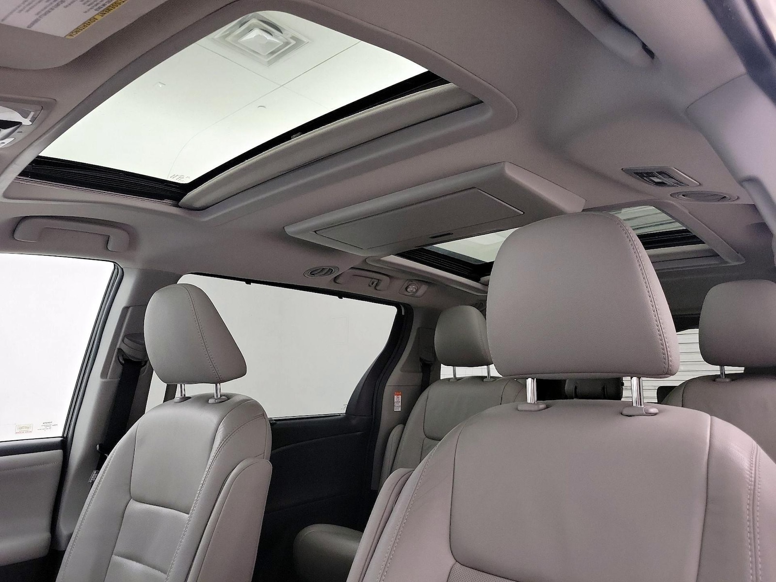Sunroof(s) & Overhead Airbags