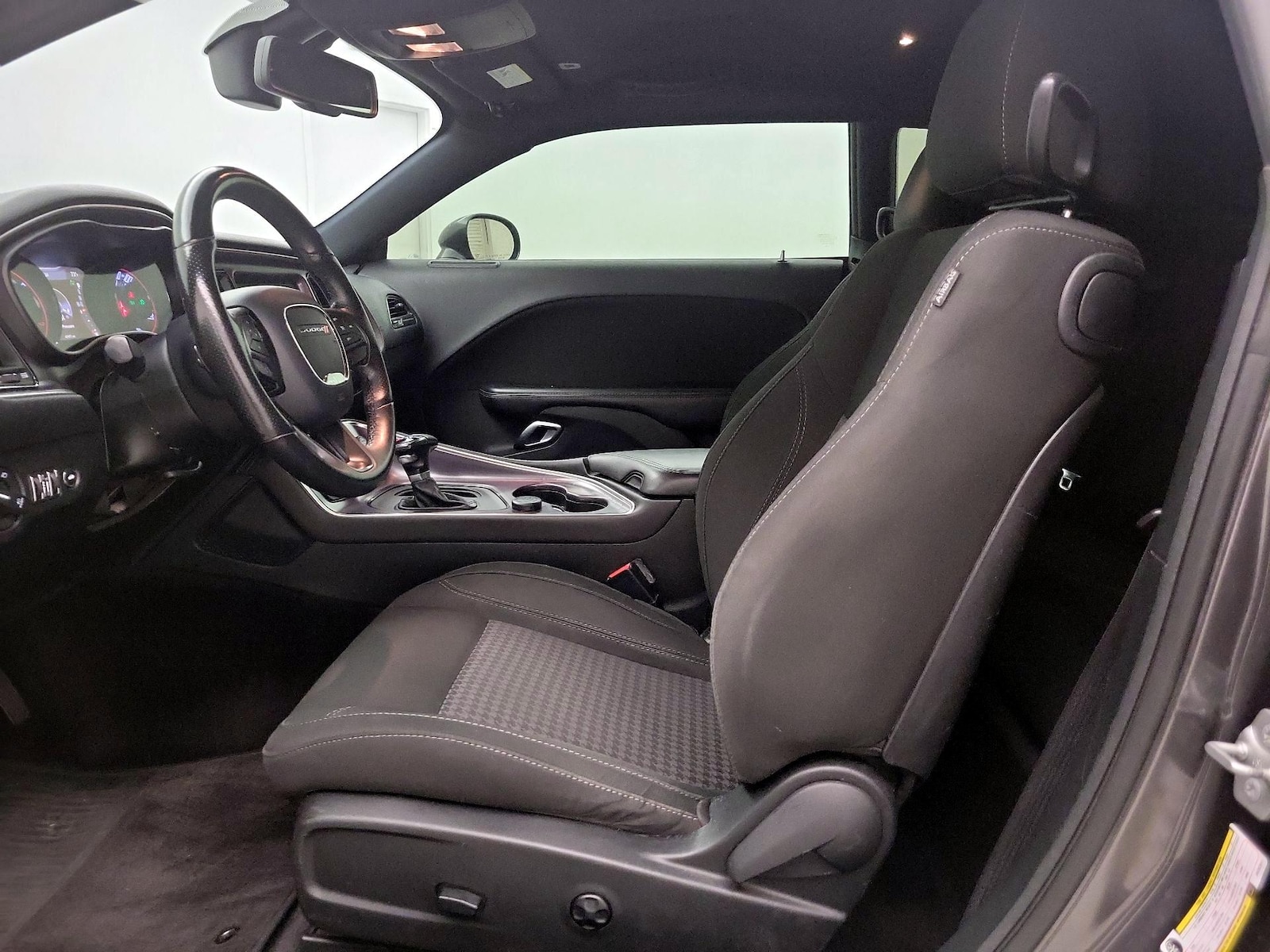 Power Seat(s) & Side Airbags