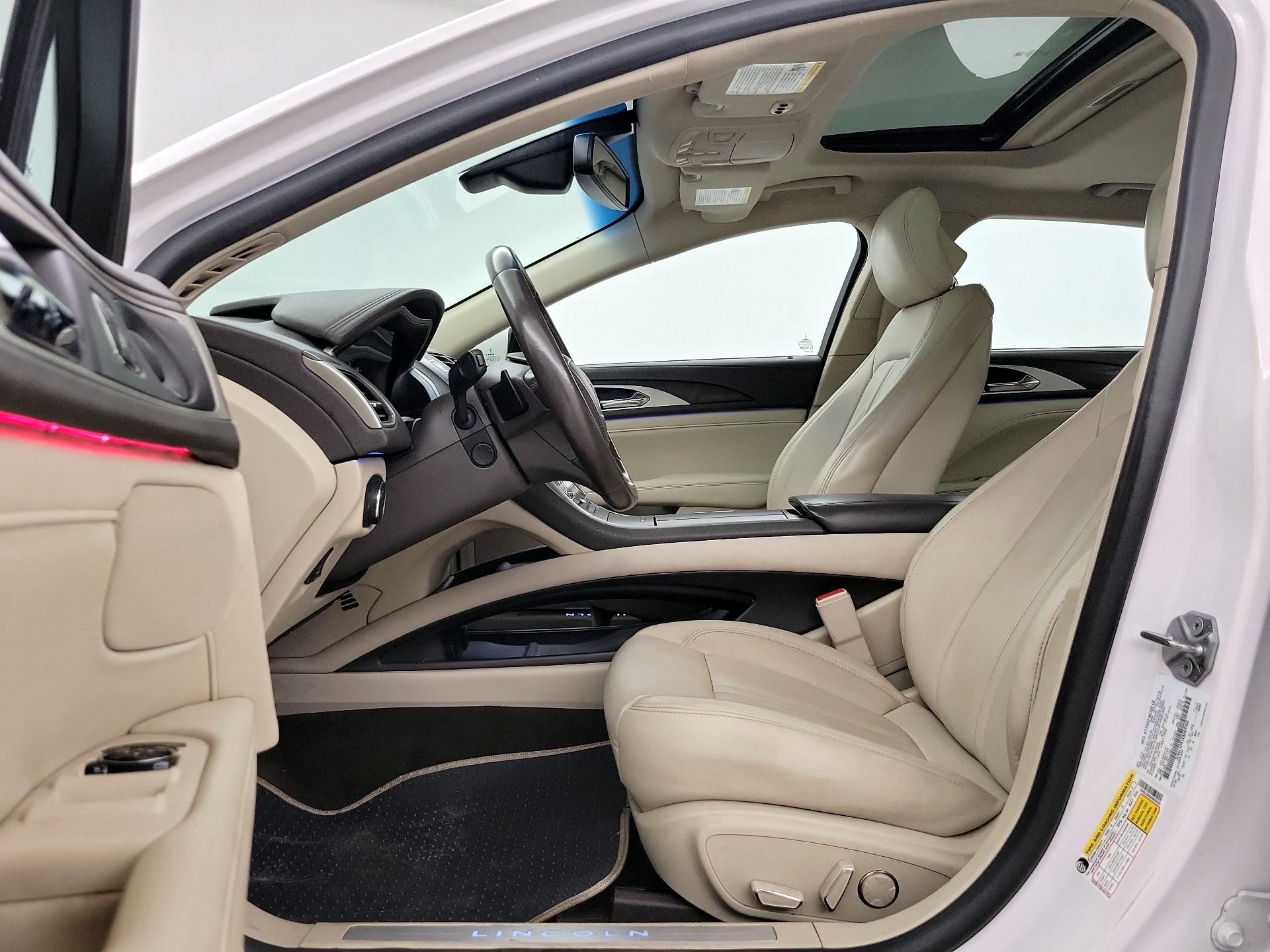 Thumbnail: 2019 Lincoln MKZ - 11
