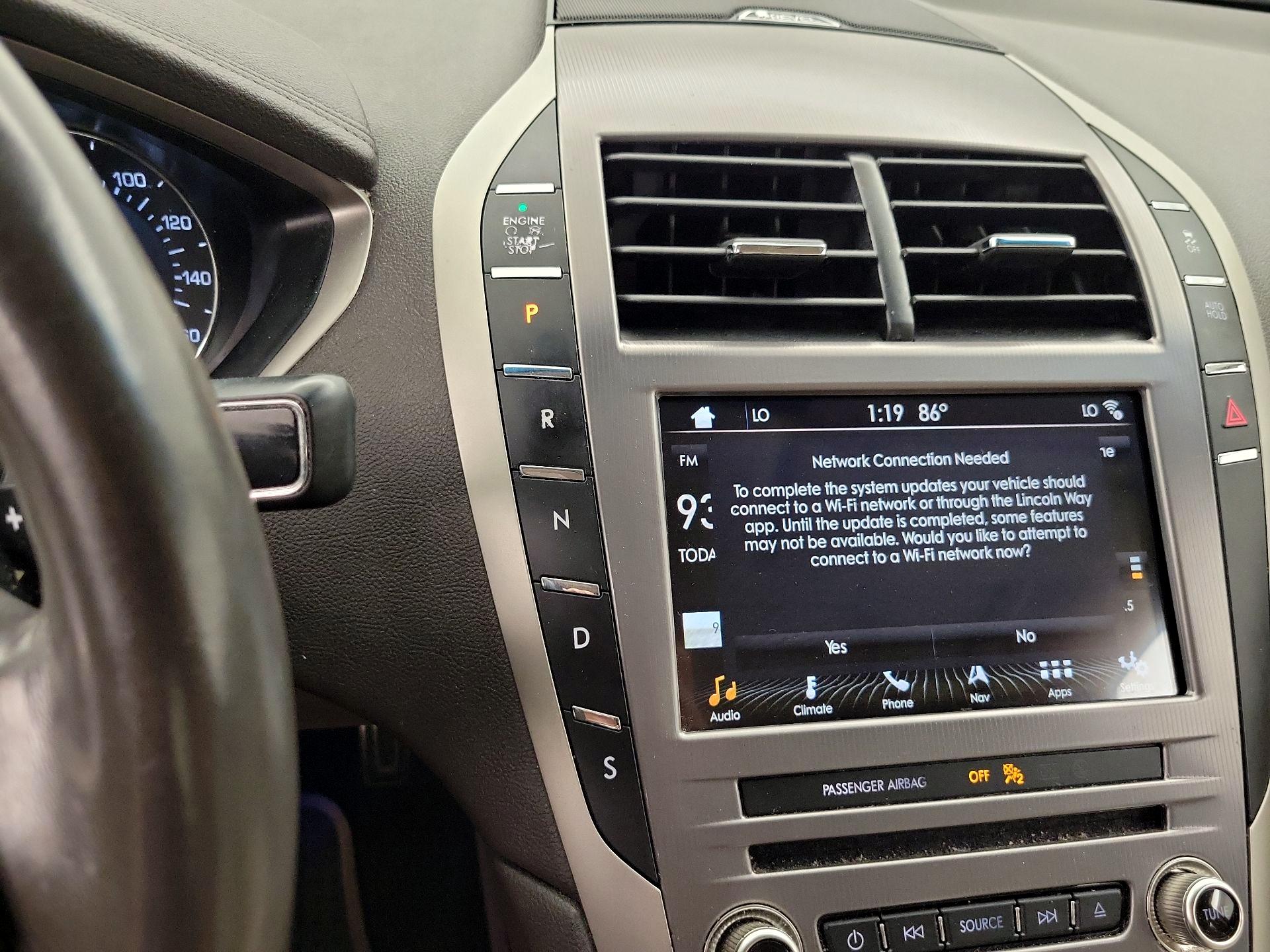 Thumbnail: 2019 Lincoln MKZ - 18