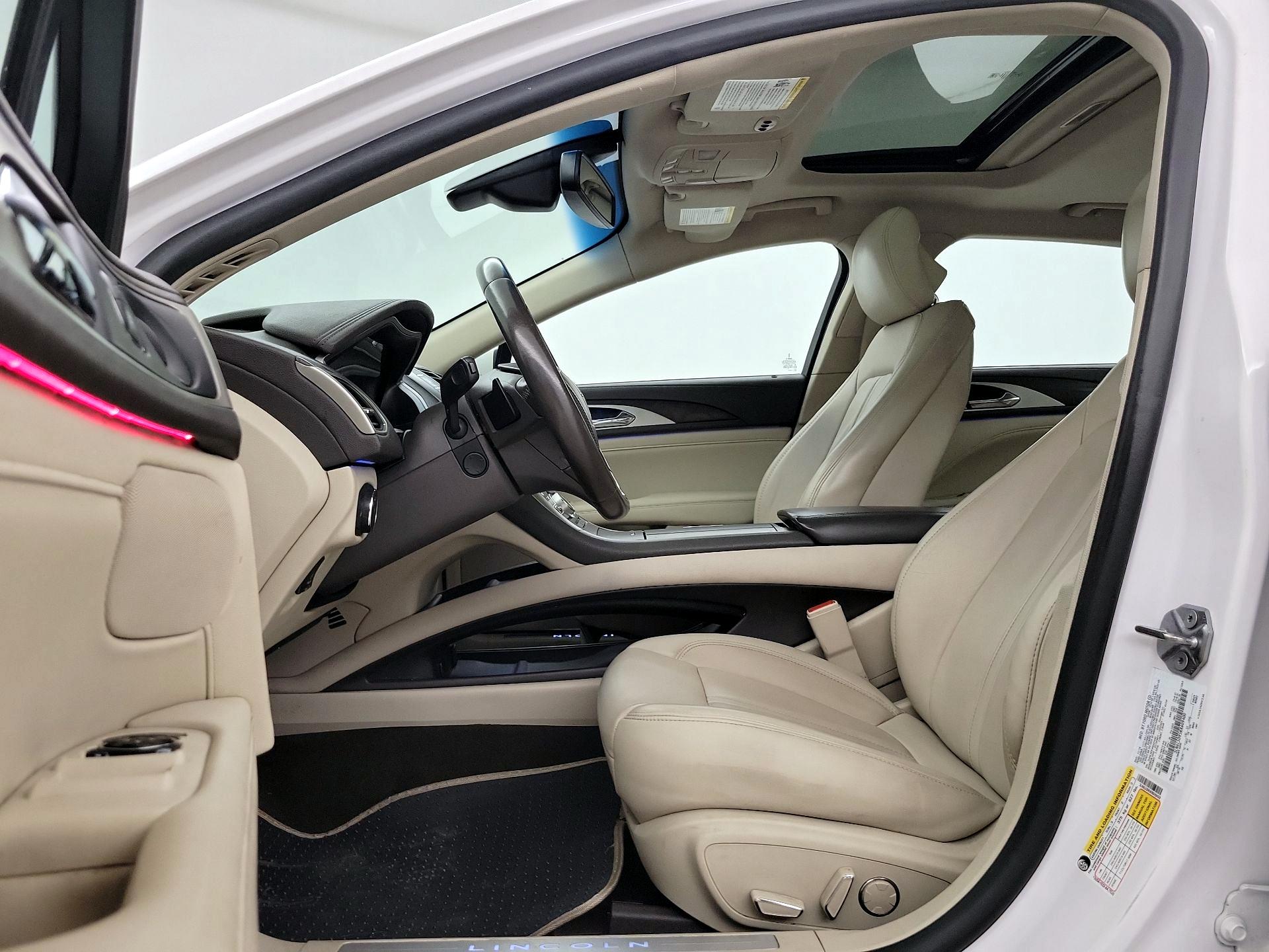 Thumbnail: 2019 Lincoln MKZ - 20