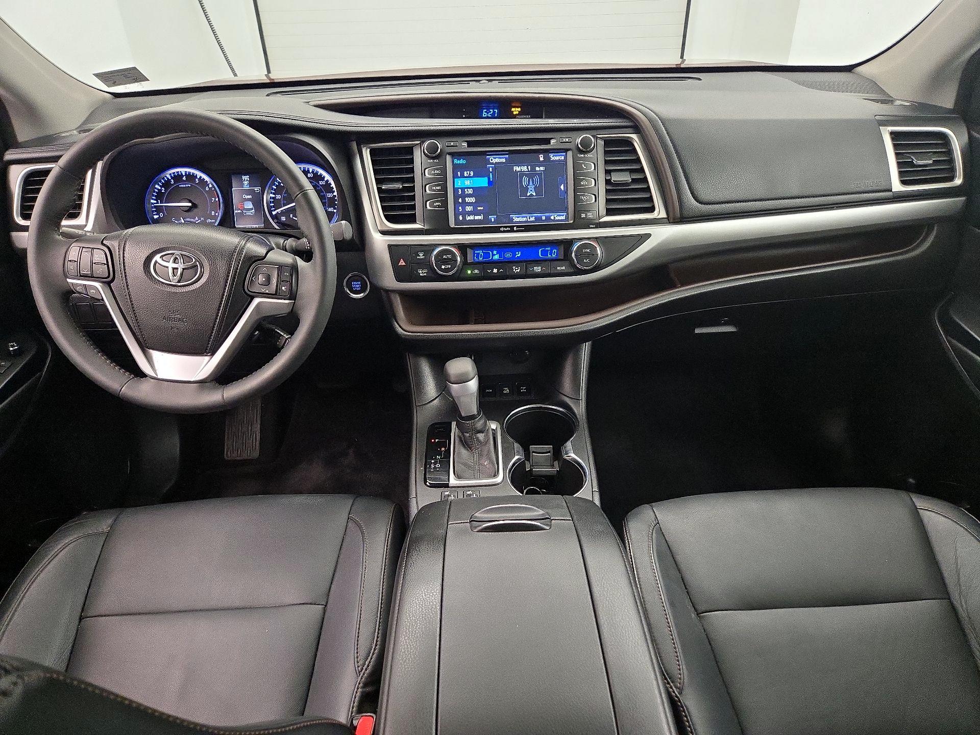 Thumbnail: 2014 Toyota Highlander - 9